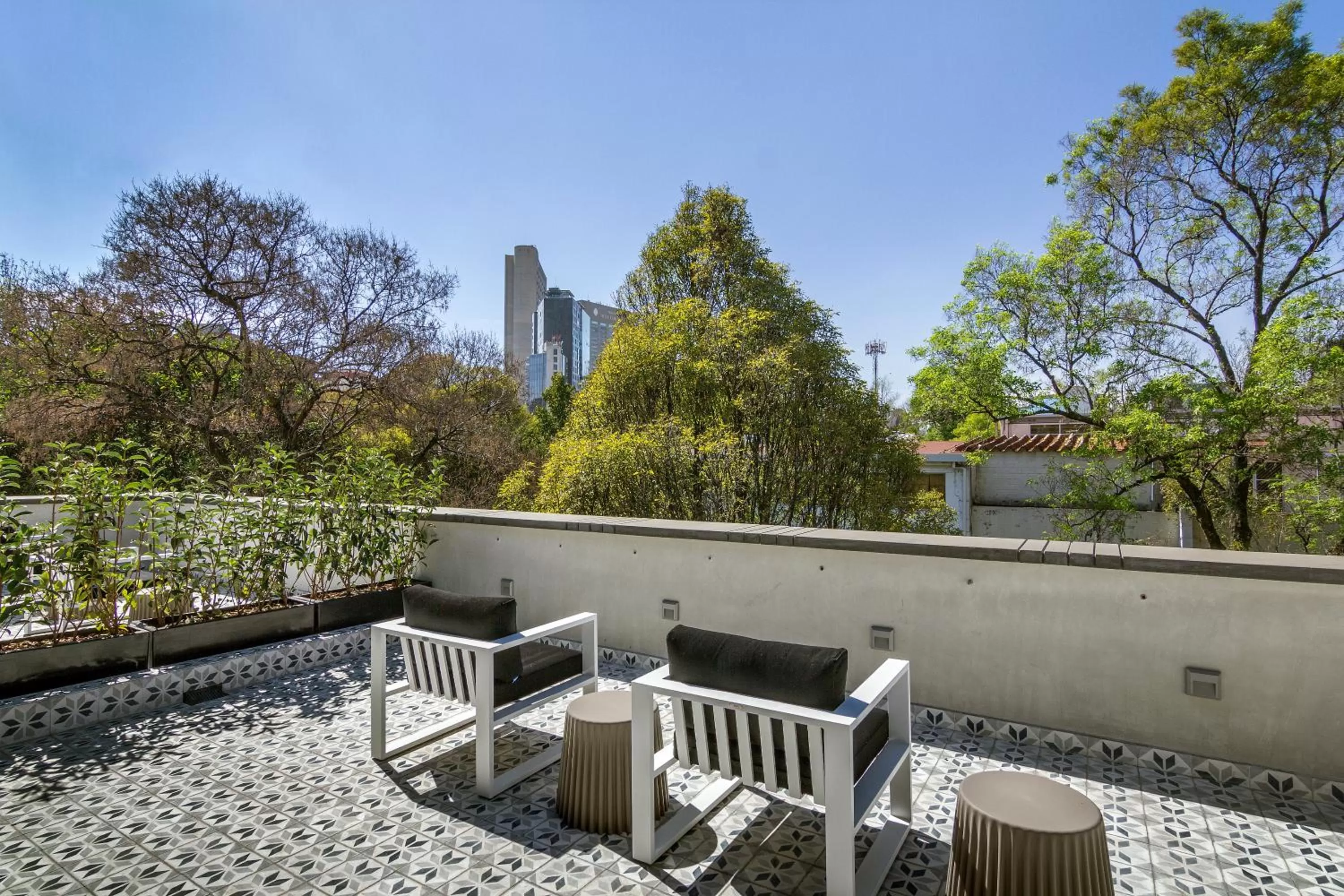 Balcony/Terrace in The Wild Oscar