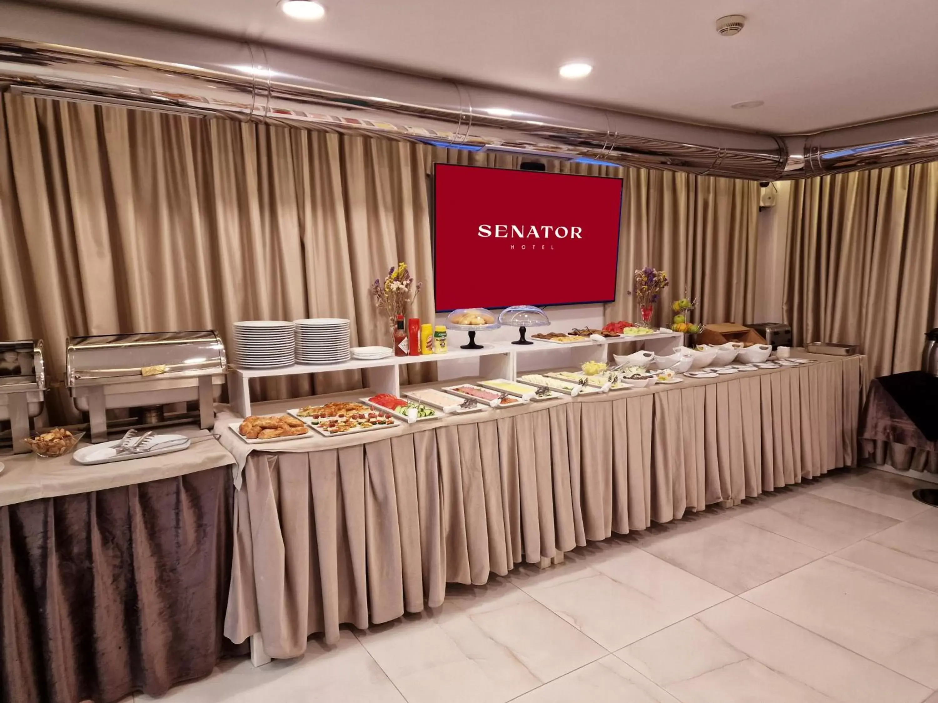 Breakfast in Senator Hotel Breakfast in Senator Hotel