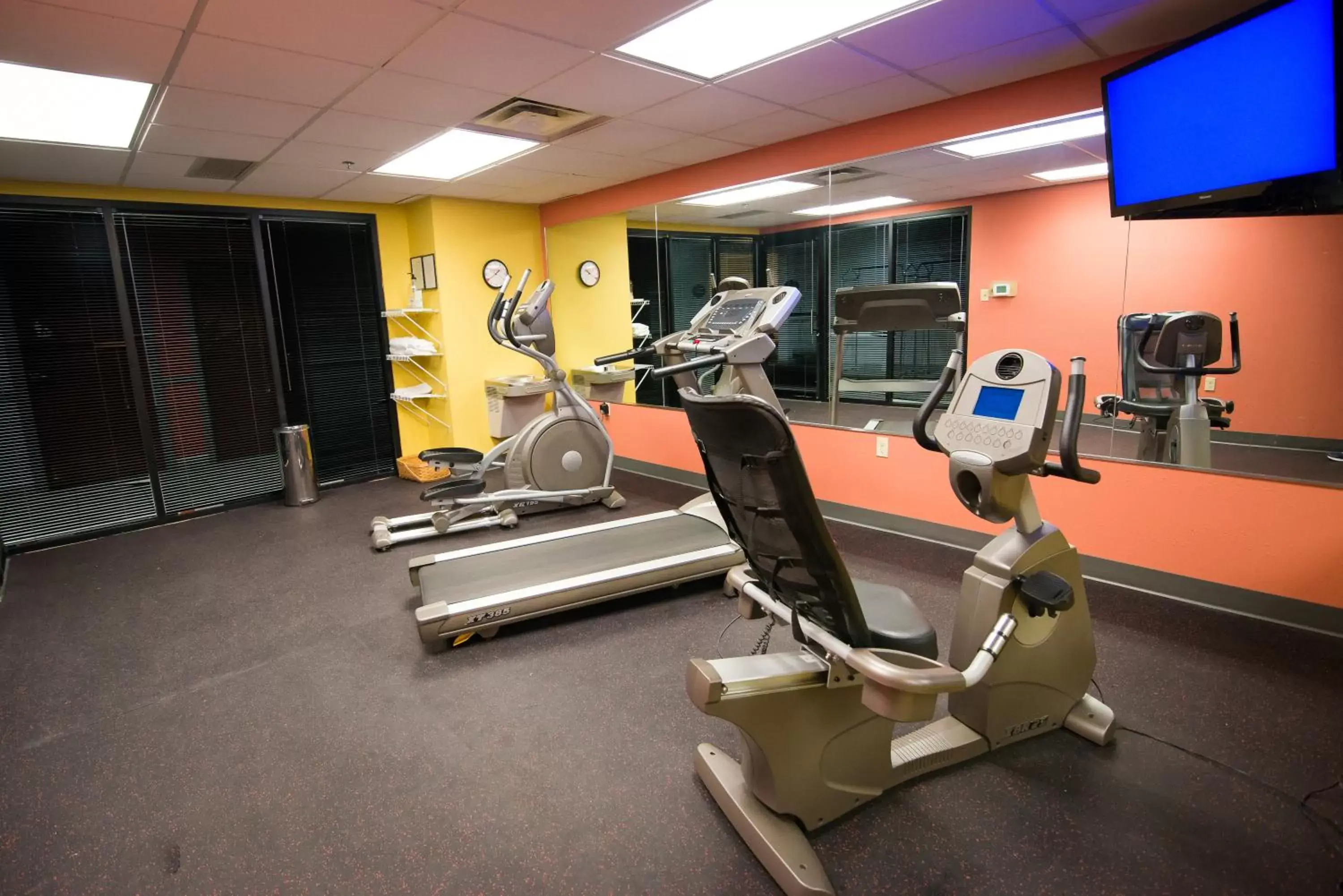 Fitness centre/facilities, Fitness Center/Facilities in SureStay Plus by Best Western Louisville Airport Expo