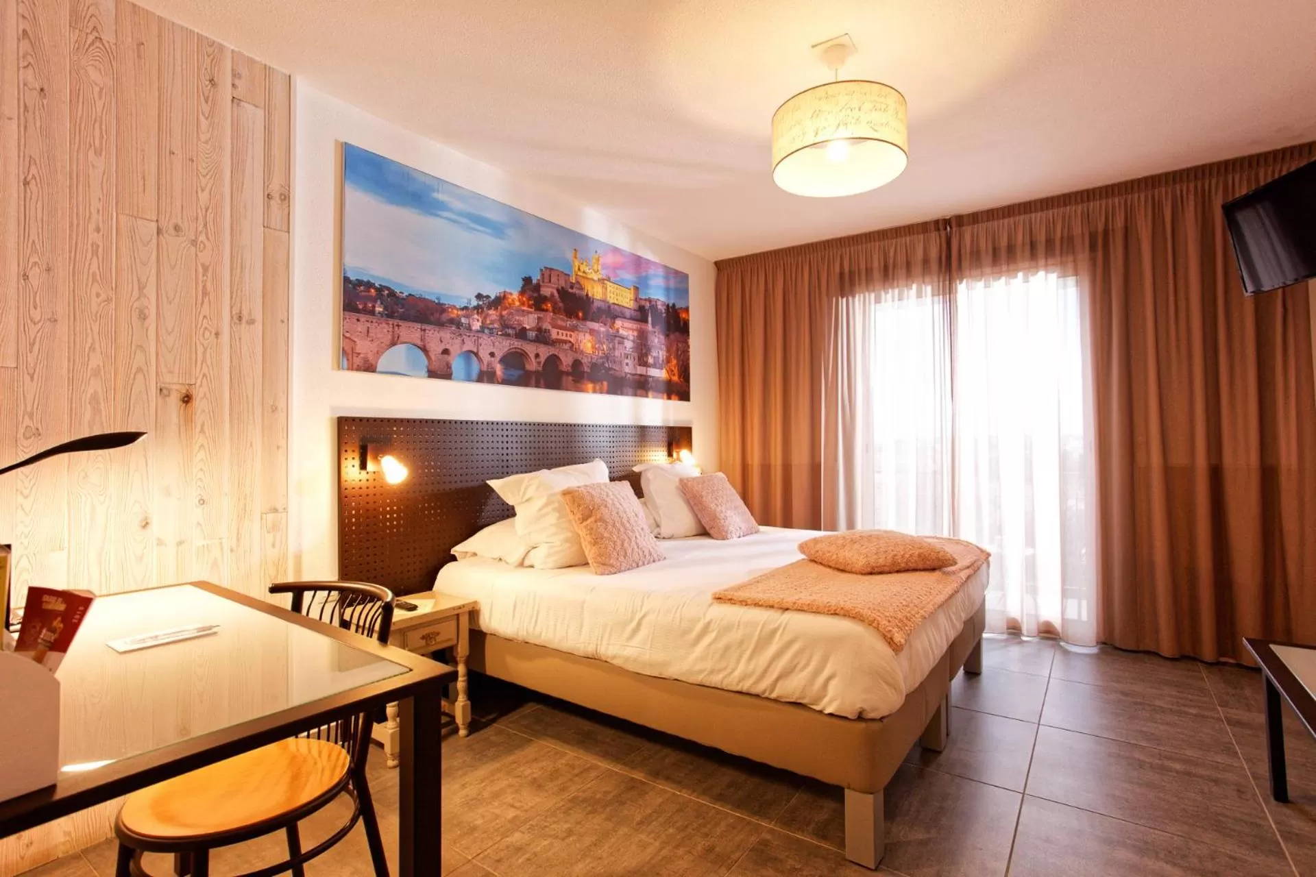 Bed in Sure Hotel by Best Western Beziers Le Monestie