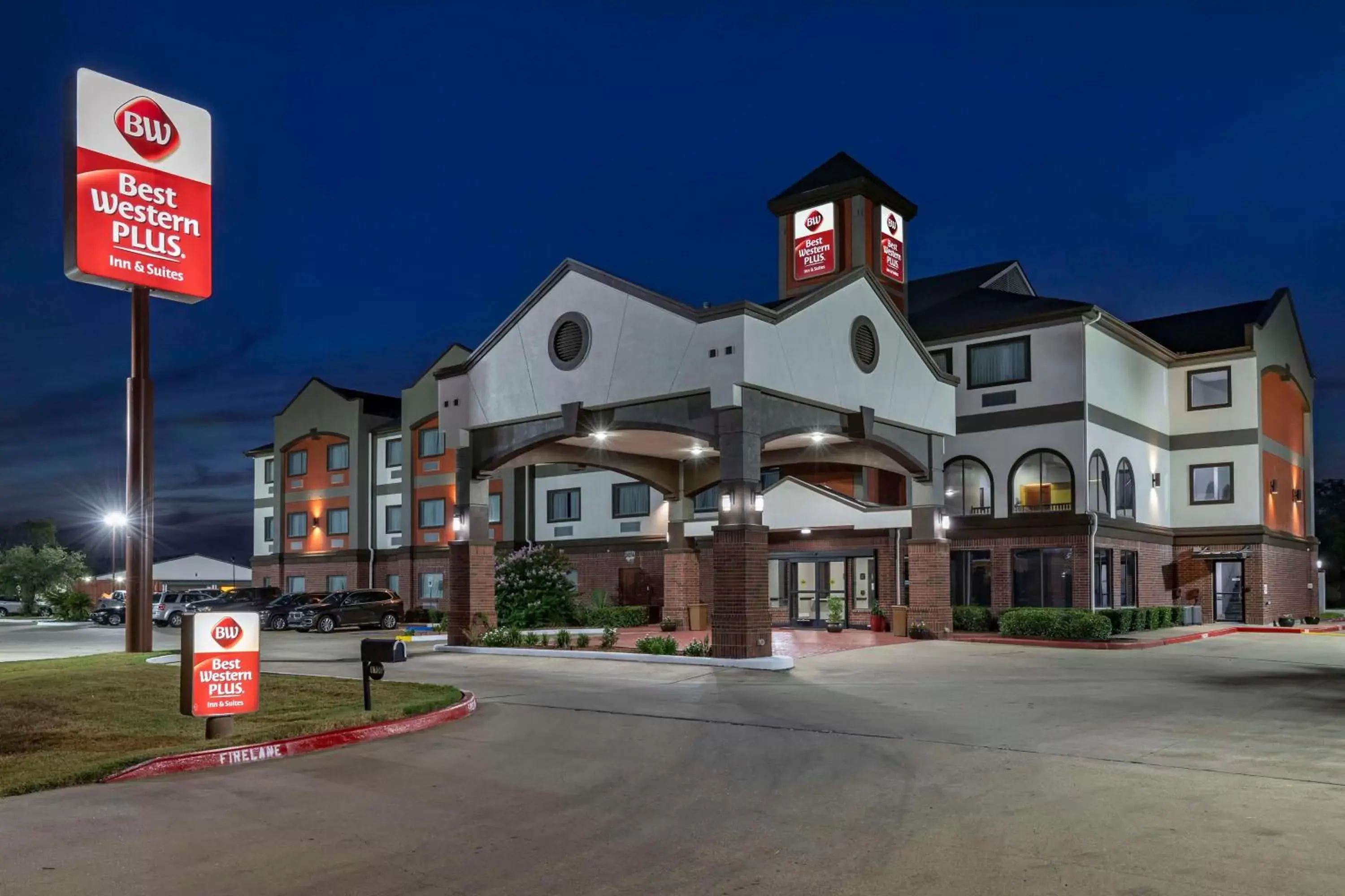 Property Building in Best Western PLUS Victoria Inn & Suites