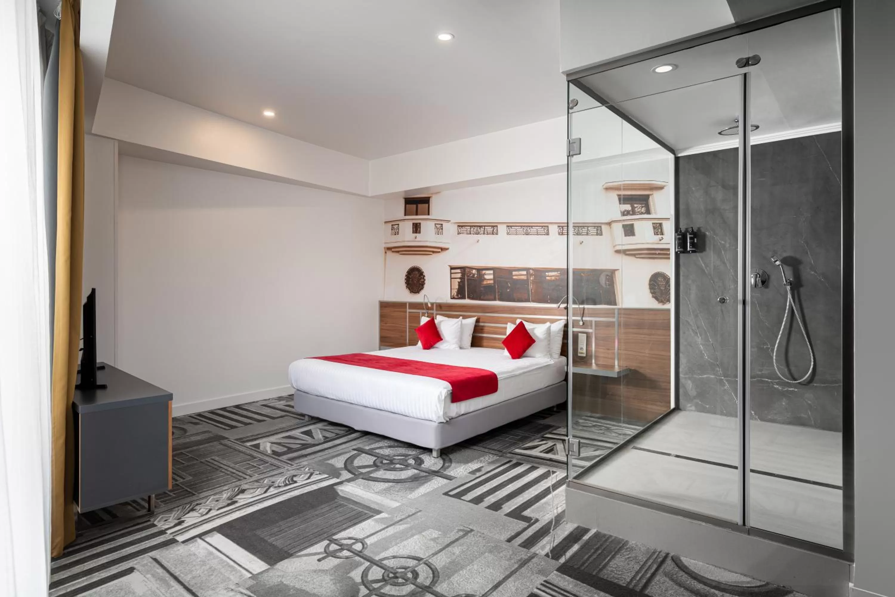 Photo of the whole room, Bed in Mercure Bucharest Unirii