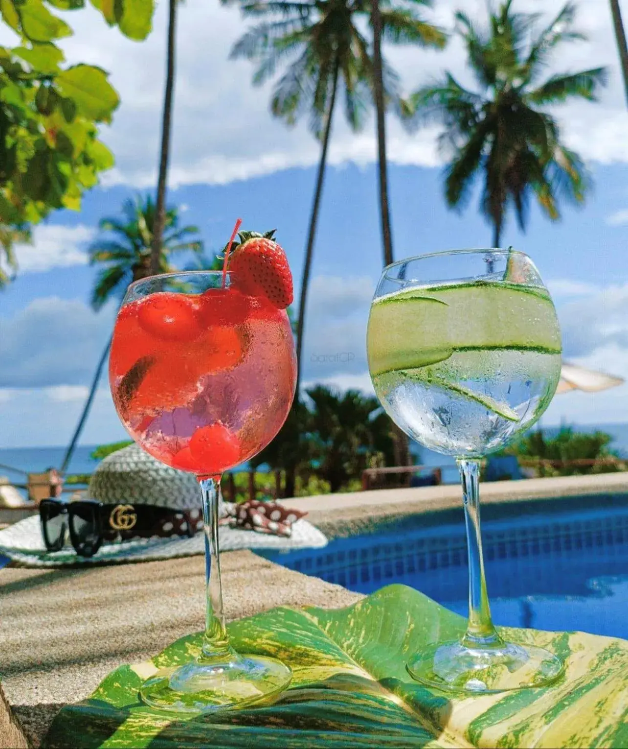 Drinks, Swimming Pool in Tango Mar Beachfront Boutique Hotel & Villas