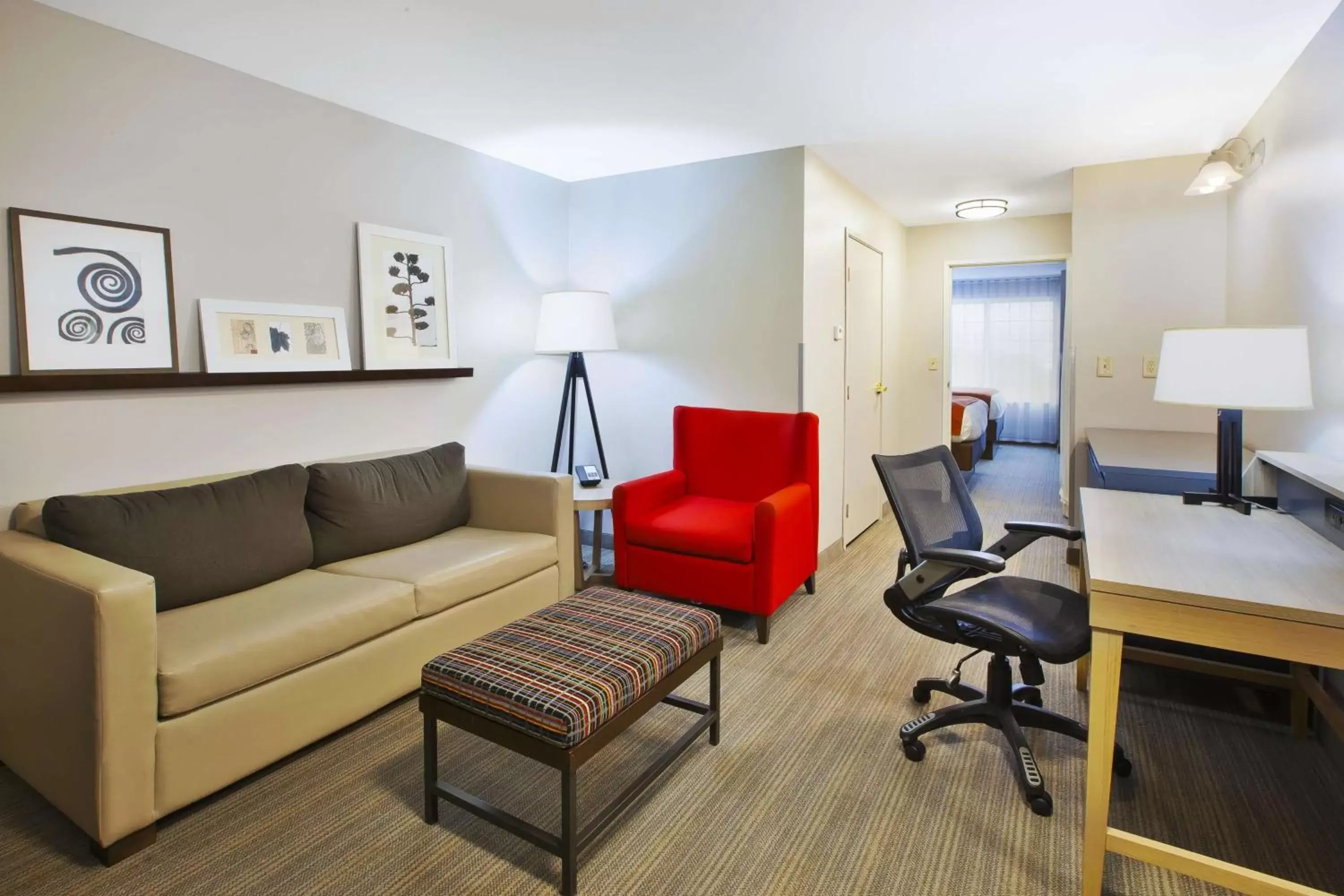 Photo of the whole room, Seating Area in Country Inn & Suites by Radisson, Big Rapids, MI