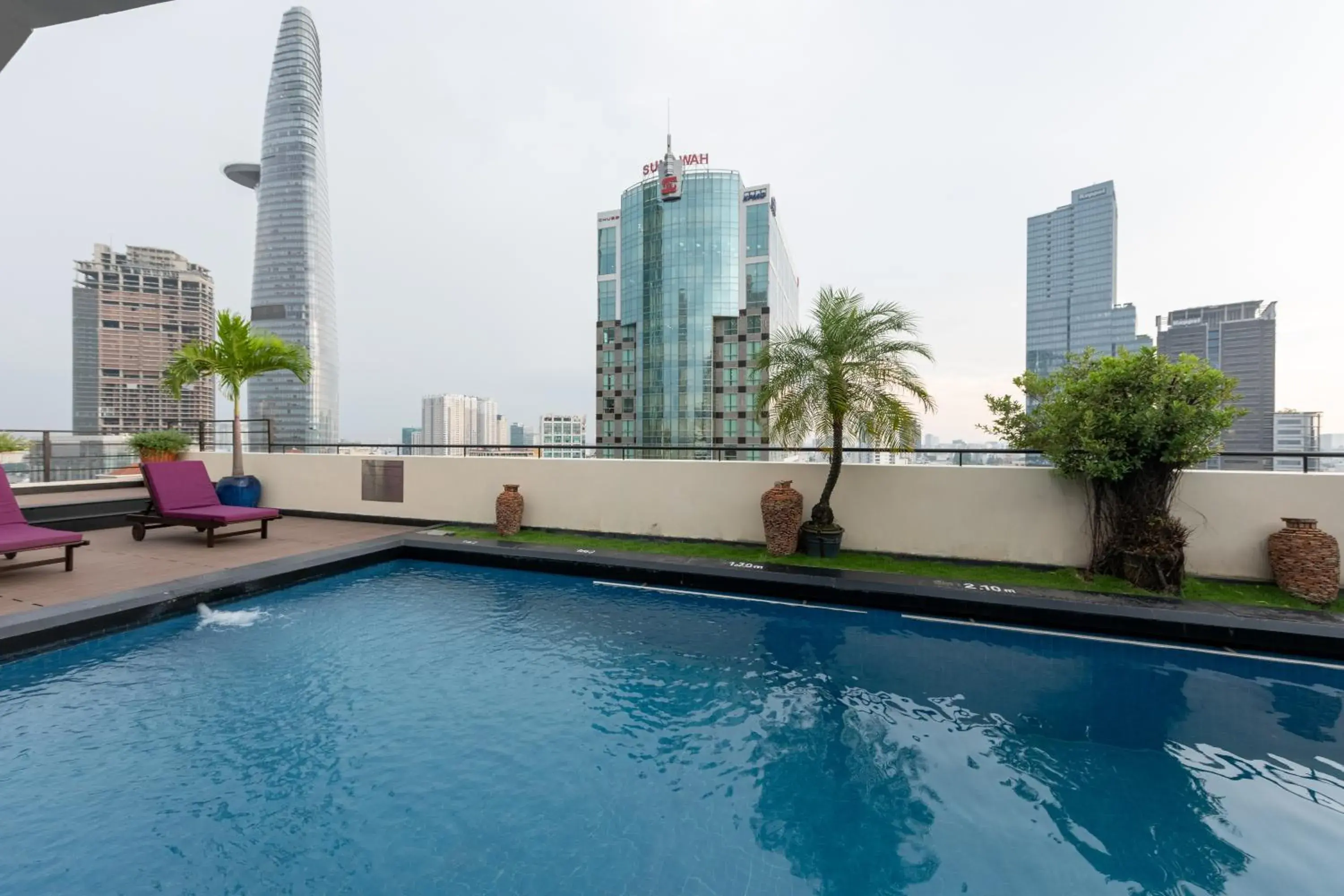 Swimming Pool in Palace Hotel Saigon