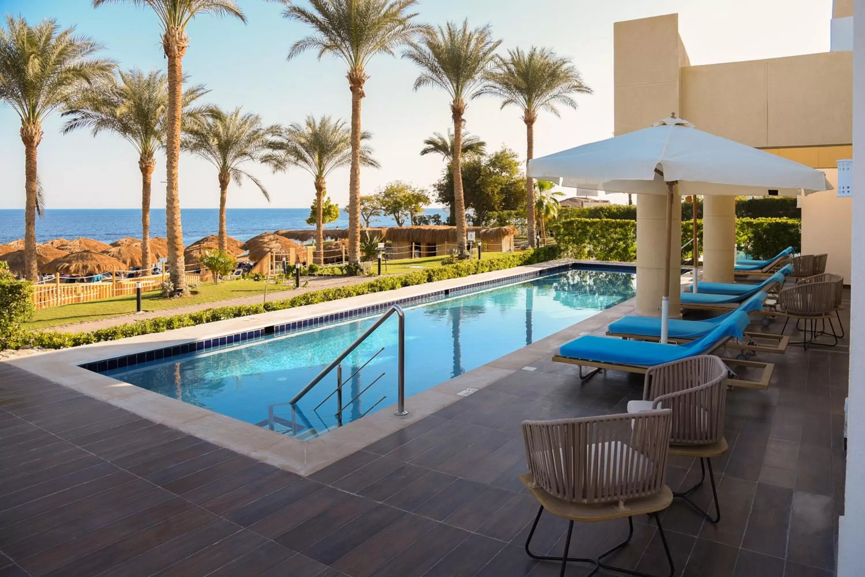 Balcony/Terrace, Swimming Pool in Sunrise Diamond Beach Resort -Grand Select