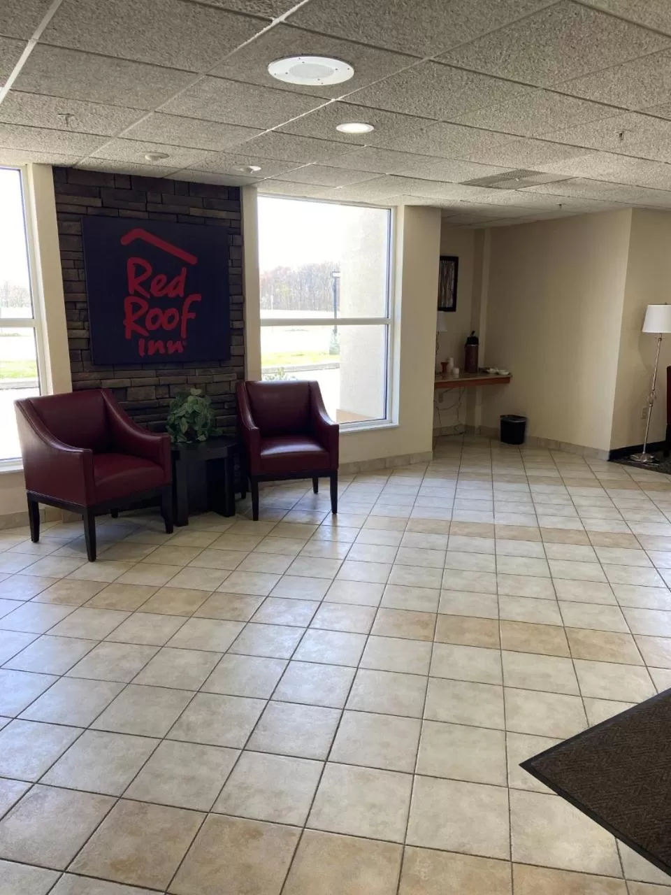 Lobby or reception in Red Roof Inn Sandusky - Milan