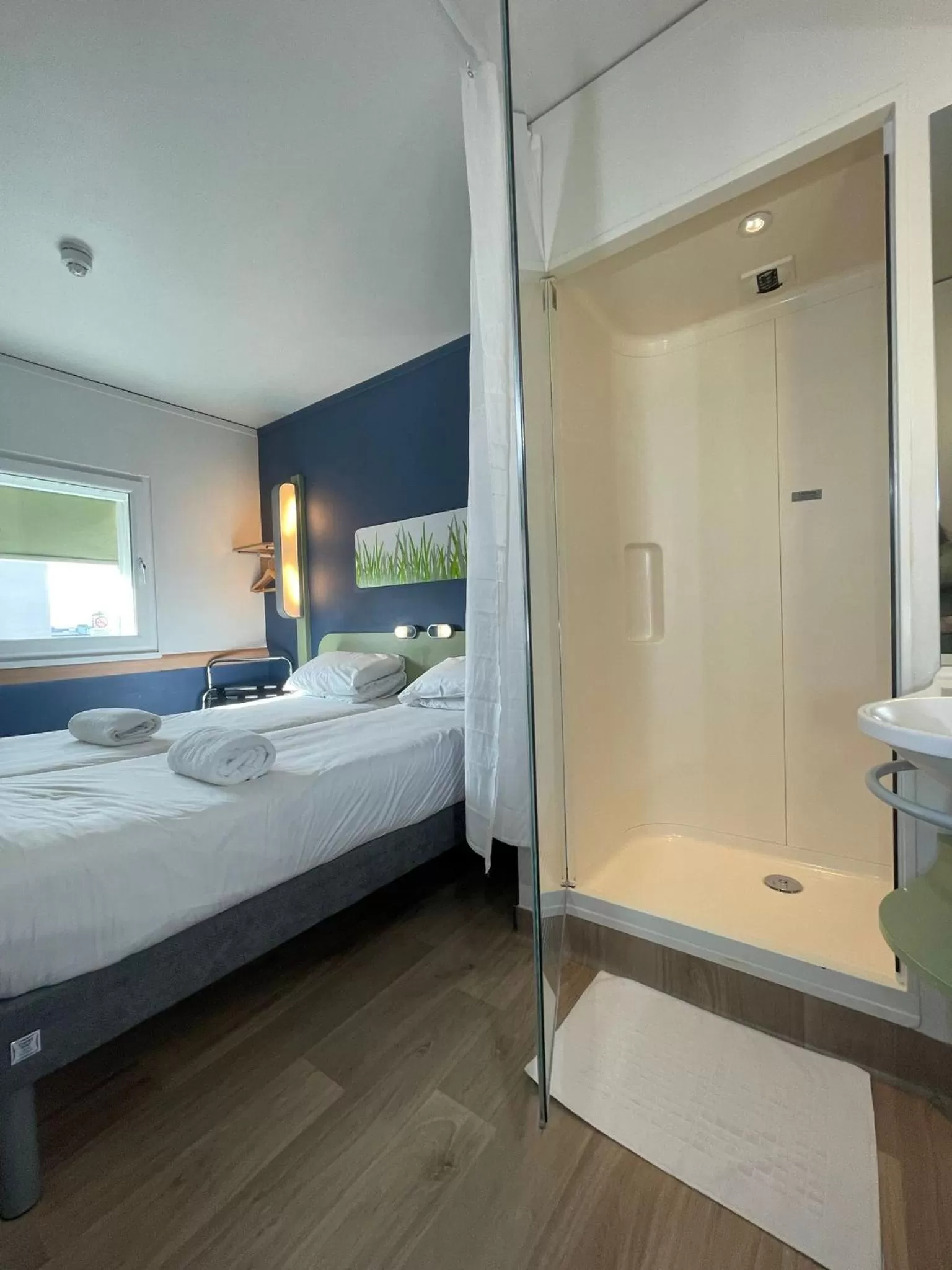 Photo of the whole room, Bed in ibis budget Belfast City Centre