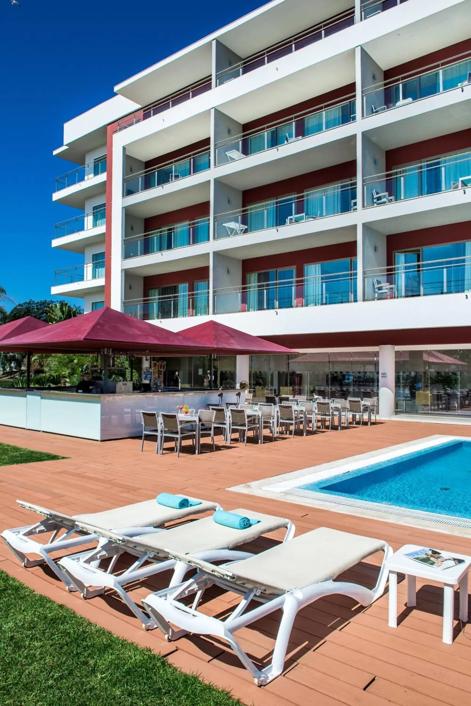 Property building, Swimming Pool in Areias Village Beach Suite Hotel