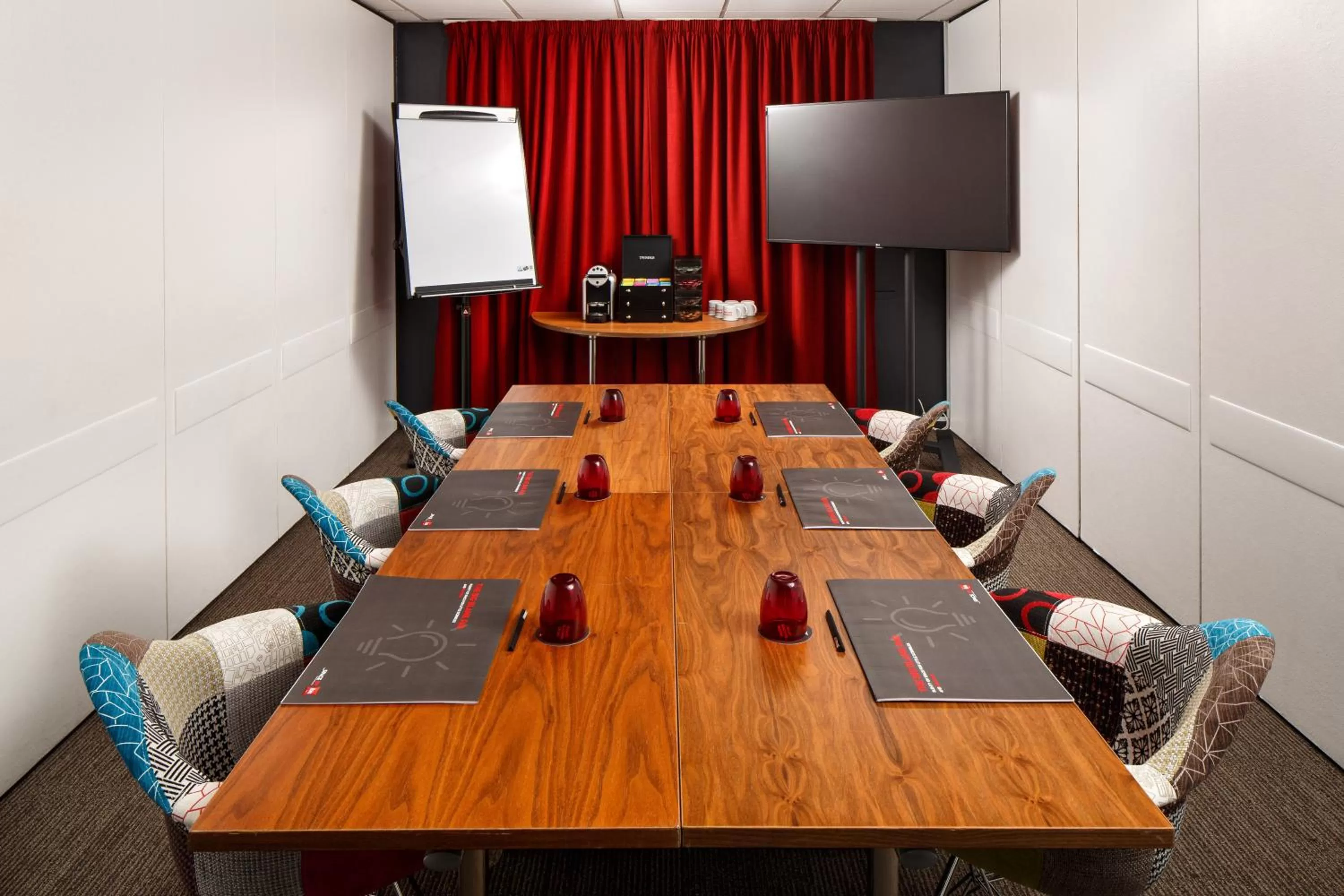 Meeting/conference room in Ibis London Luton Airport