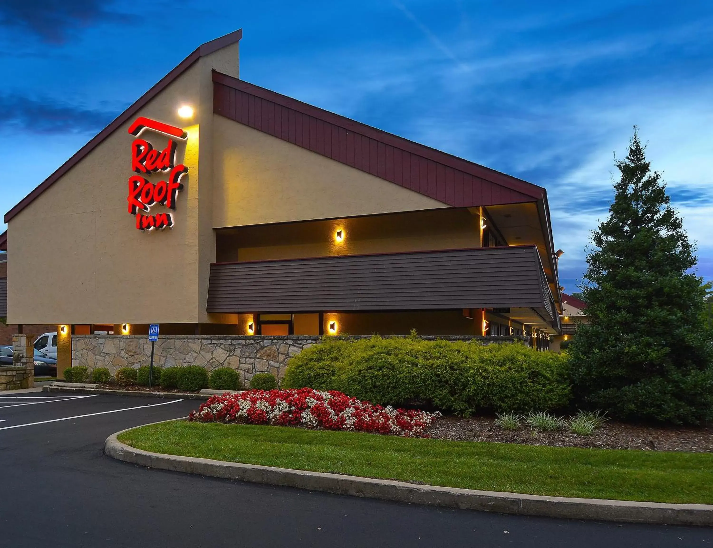 Property Building in Red Roof Inn Cleveland - Mentor/ Willoughby