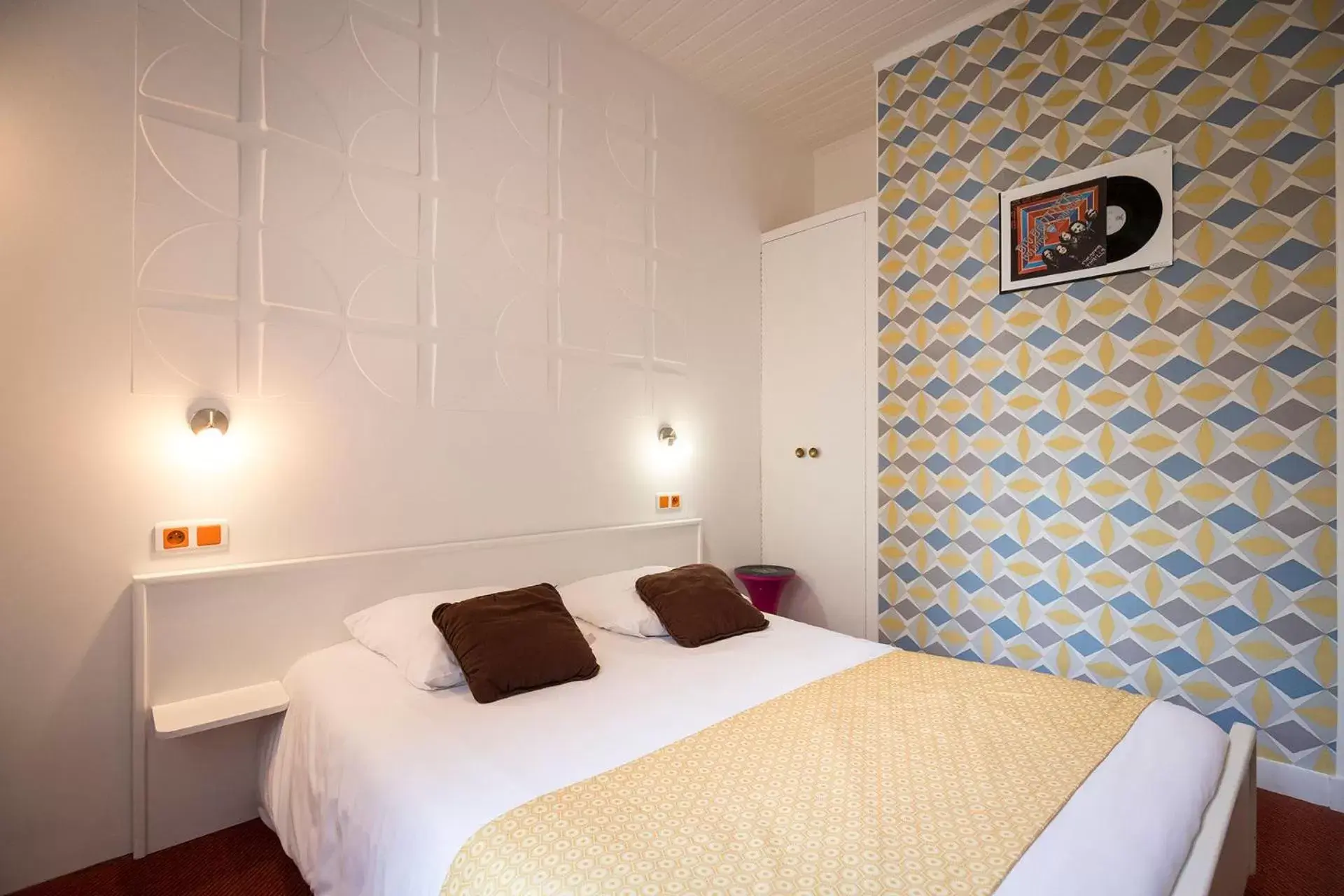 Bed in Hotel de Paris