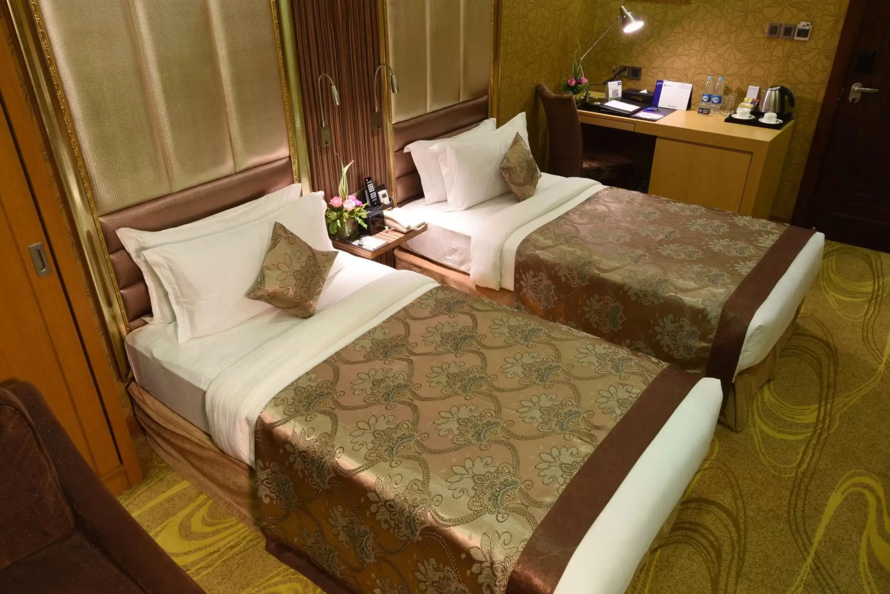 Bedroom, Bed in Best Western Chinatown Hotel