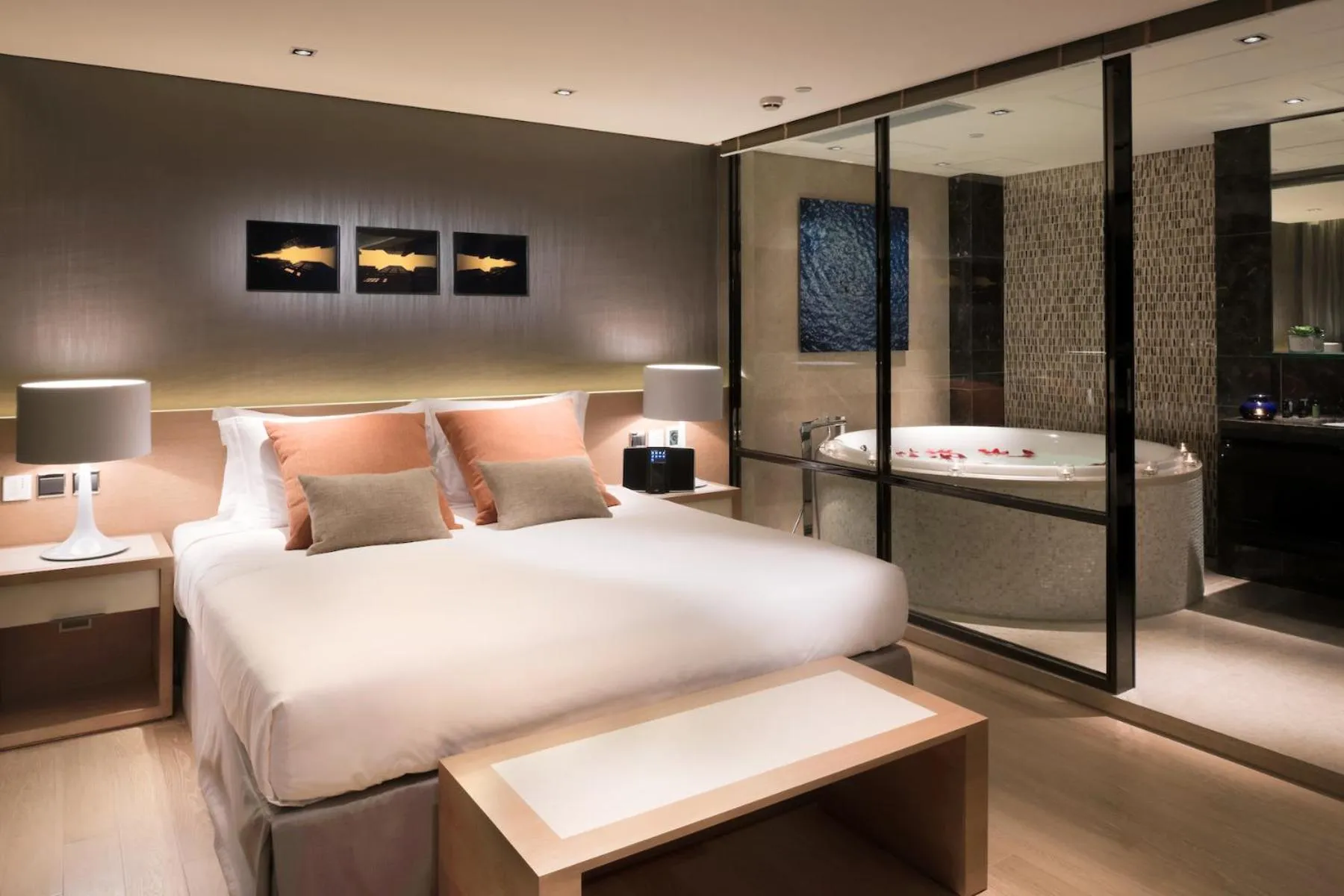 Bedroom, Bed in Nina Hotel Island South