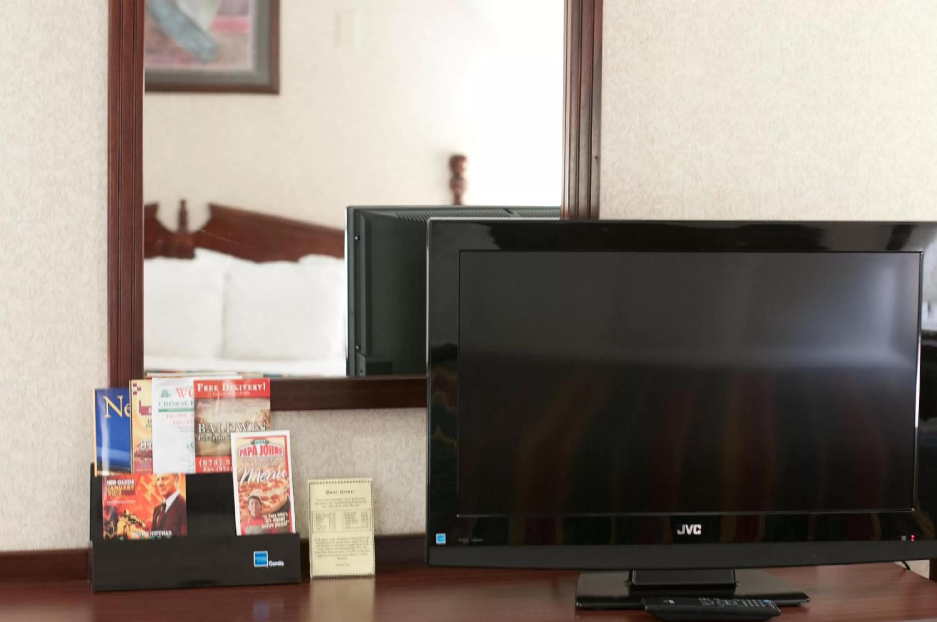 King Room - Disability Access/Non-Smoking in Days Inn by Wyndham Parsippany