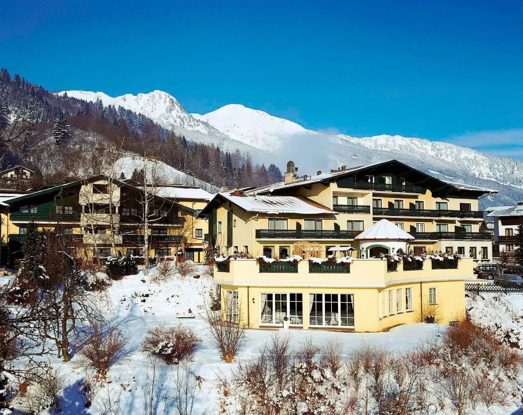 Property building, Winter in Sonnenhotel Zum Stern