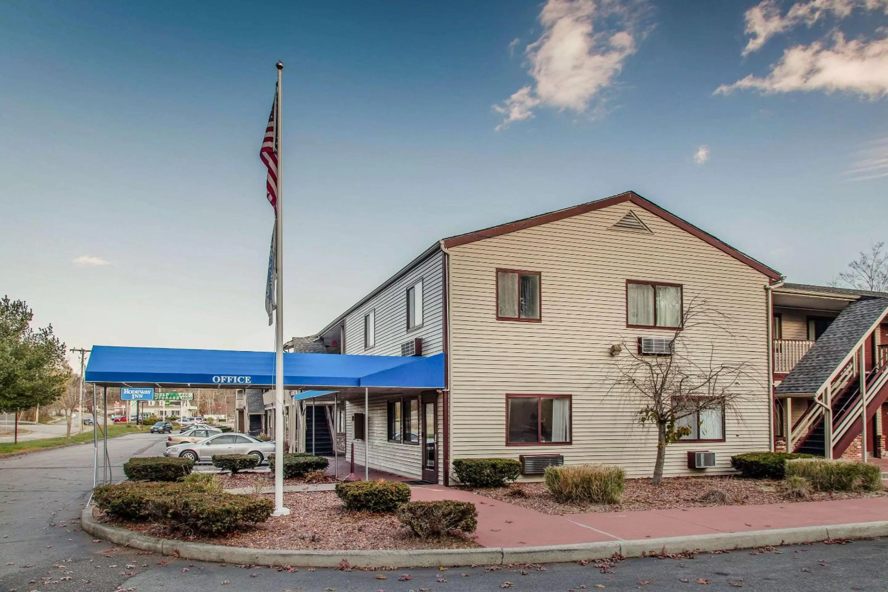 Property building in Rodeway Inn Groton - New London