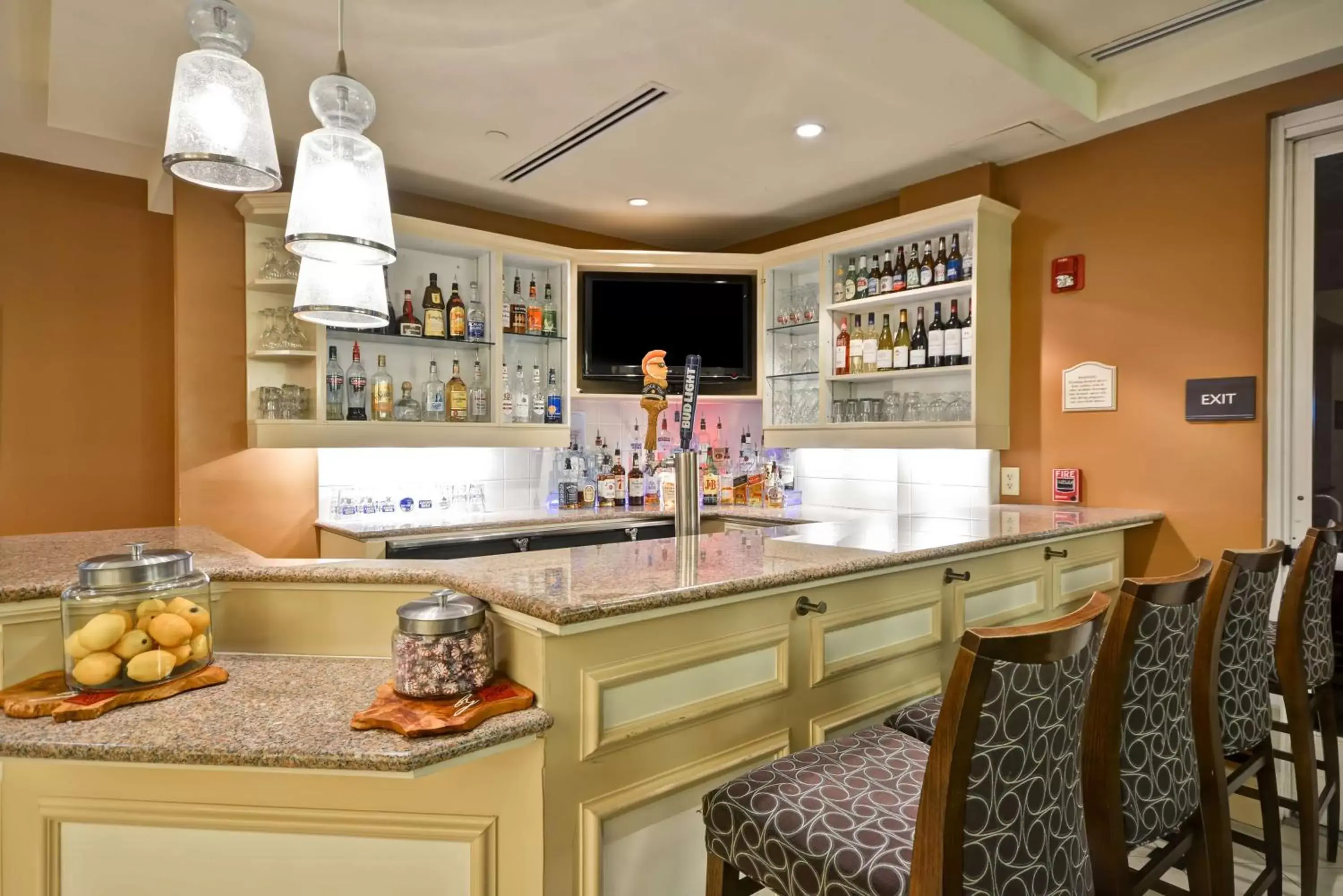Lounge or bar in Hilton Garden Inn Sarasota-Bradenton Airport