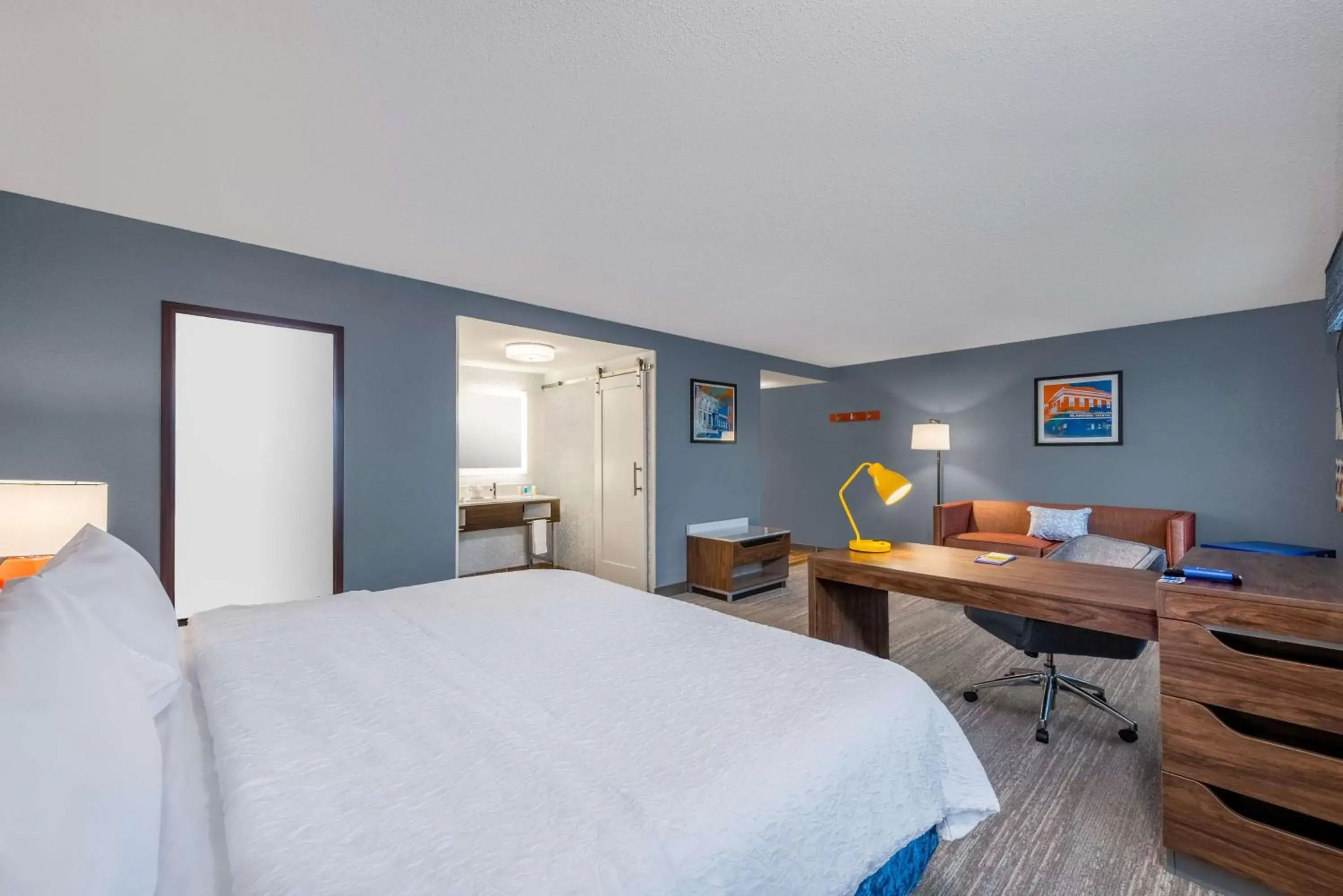 Bedroom, Bed in Hampton Inn & Suites Hopkinsville