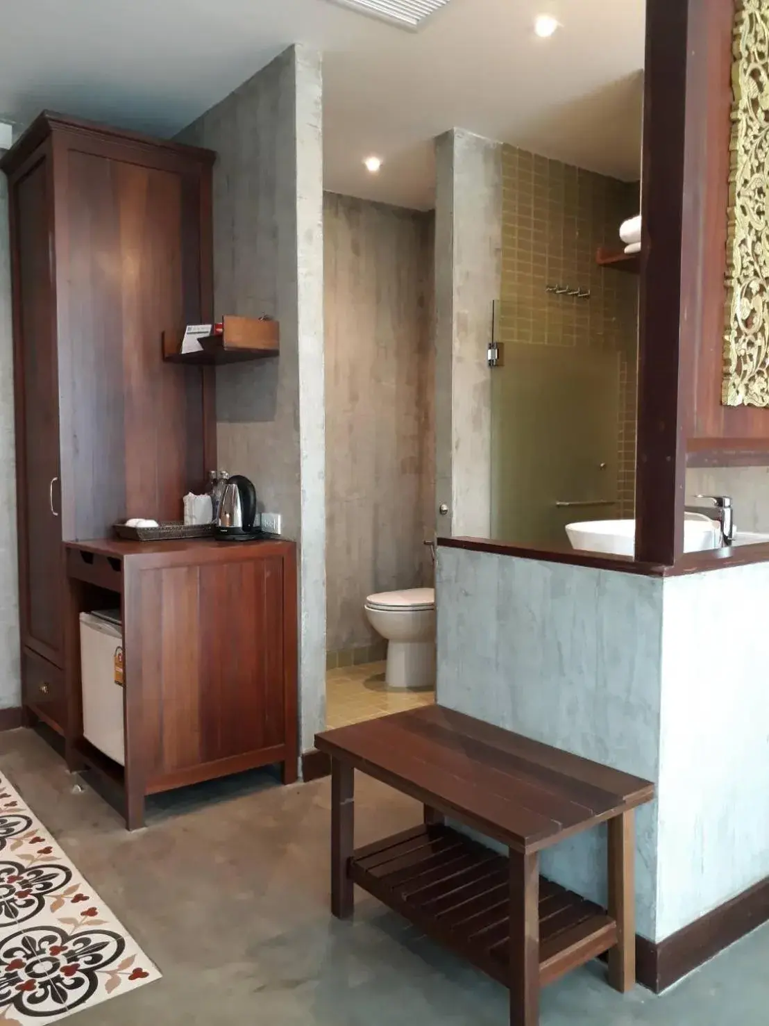 Bathroom, Kitchen/Kitchenette in Bansaeo Garden and Resort