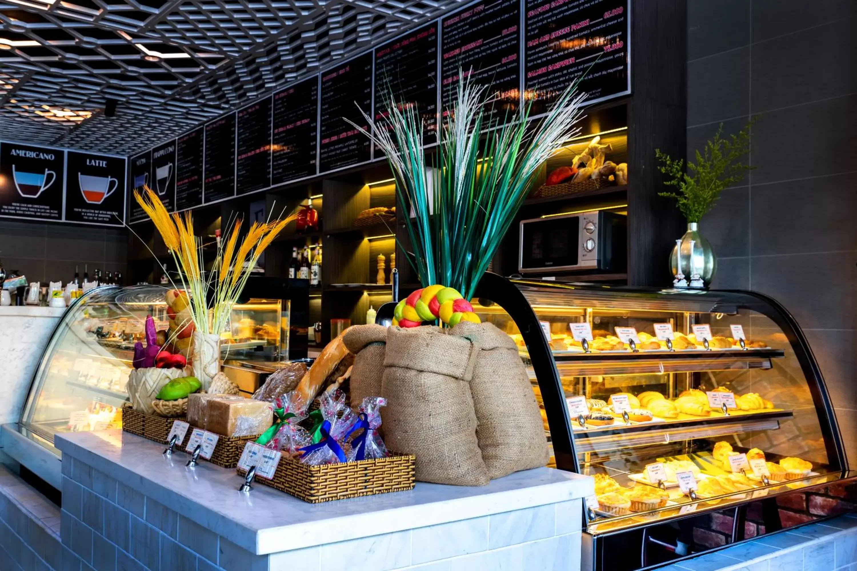 On-site shops, Food in Becamex Hotel New City