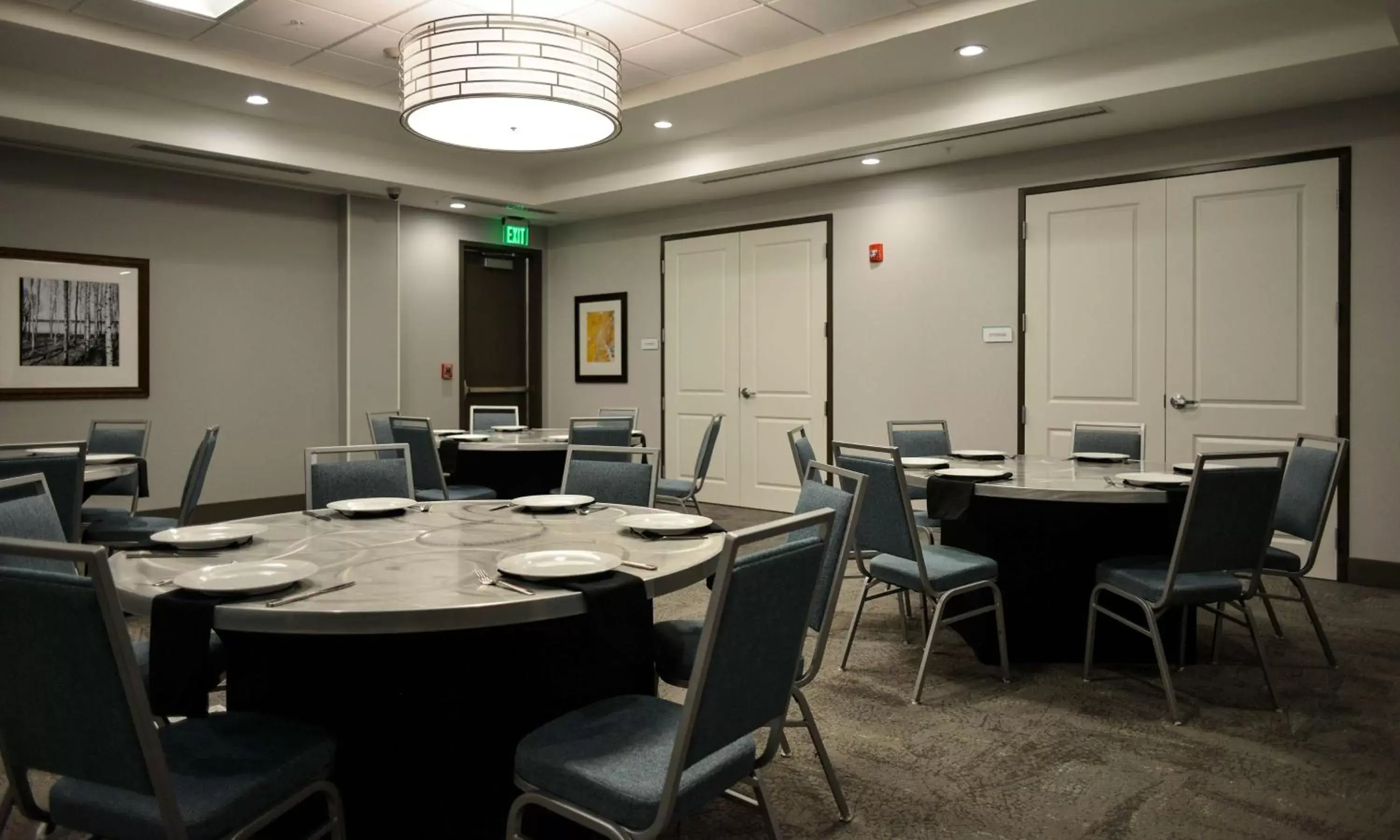 Meeting/conference room, Restaurant/Places to Eat in Hilton Garden Inn Louisville Mall Of St. Matthews