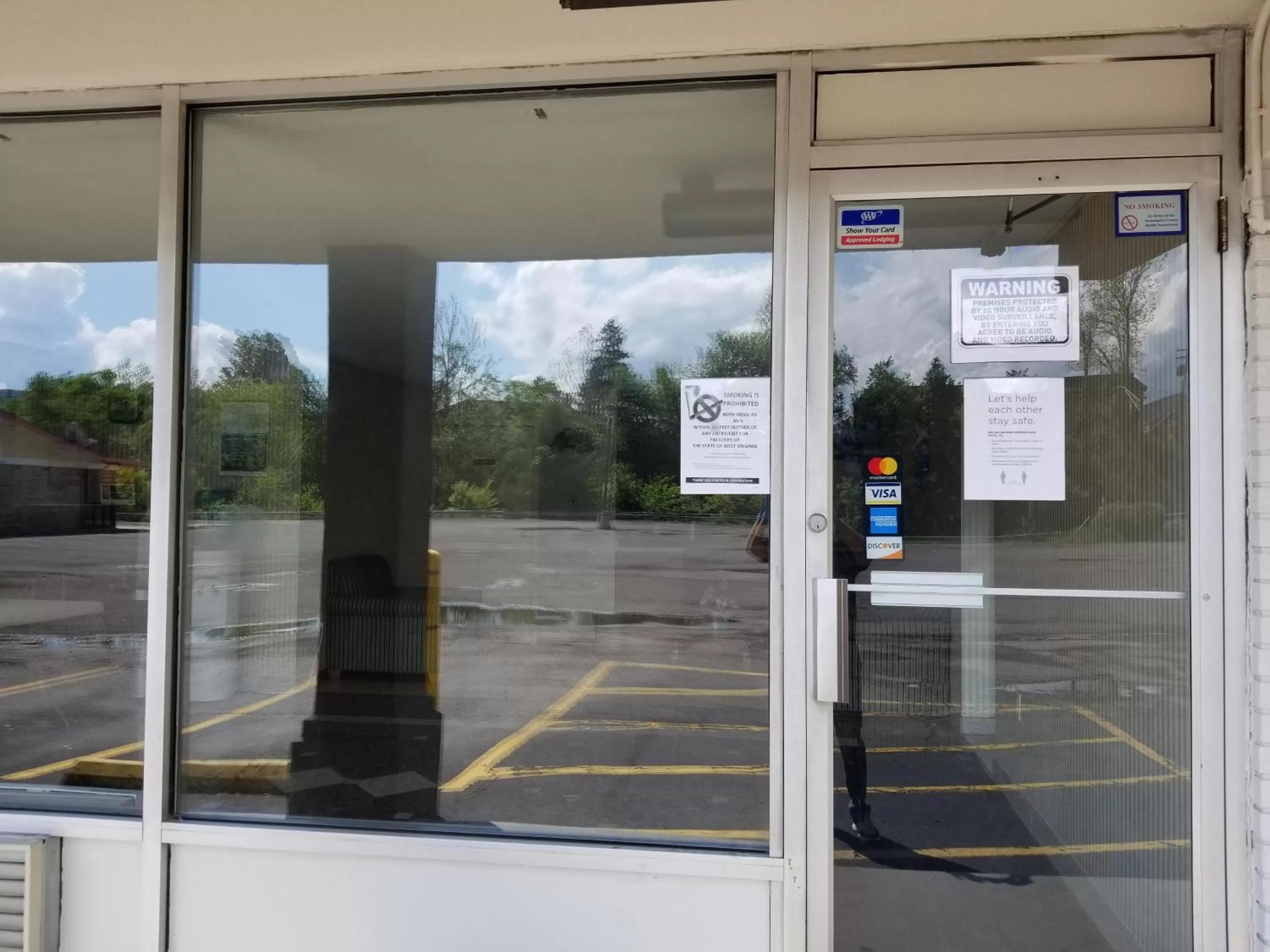 Facade/entrance in Motel 6 Morgantown