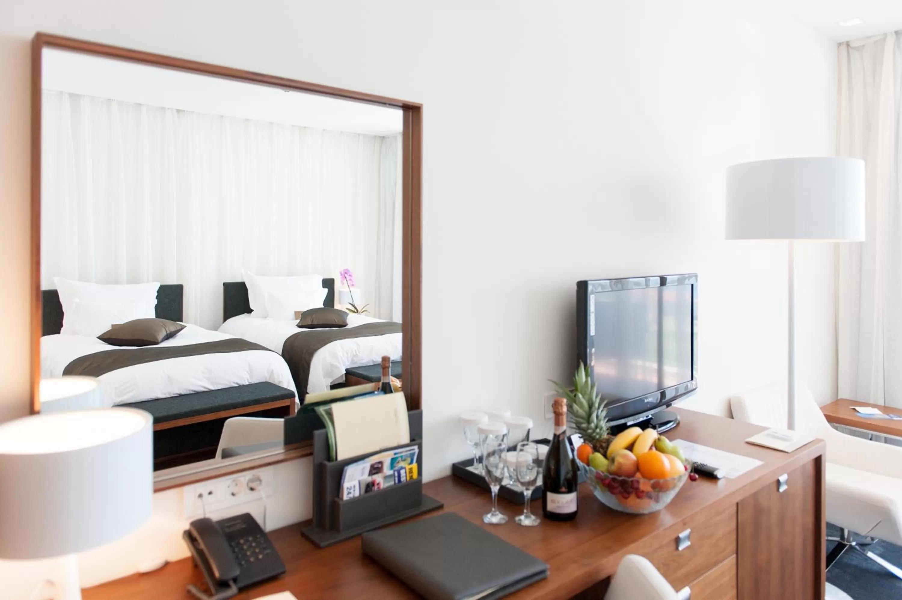 TV and multimedia, Bed in Lighthouse Golf & Spa Hotel