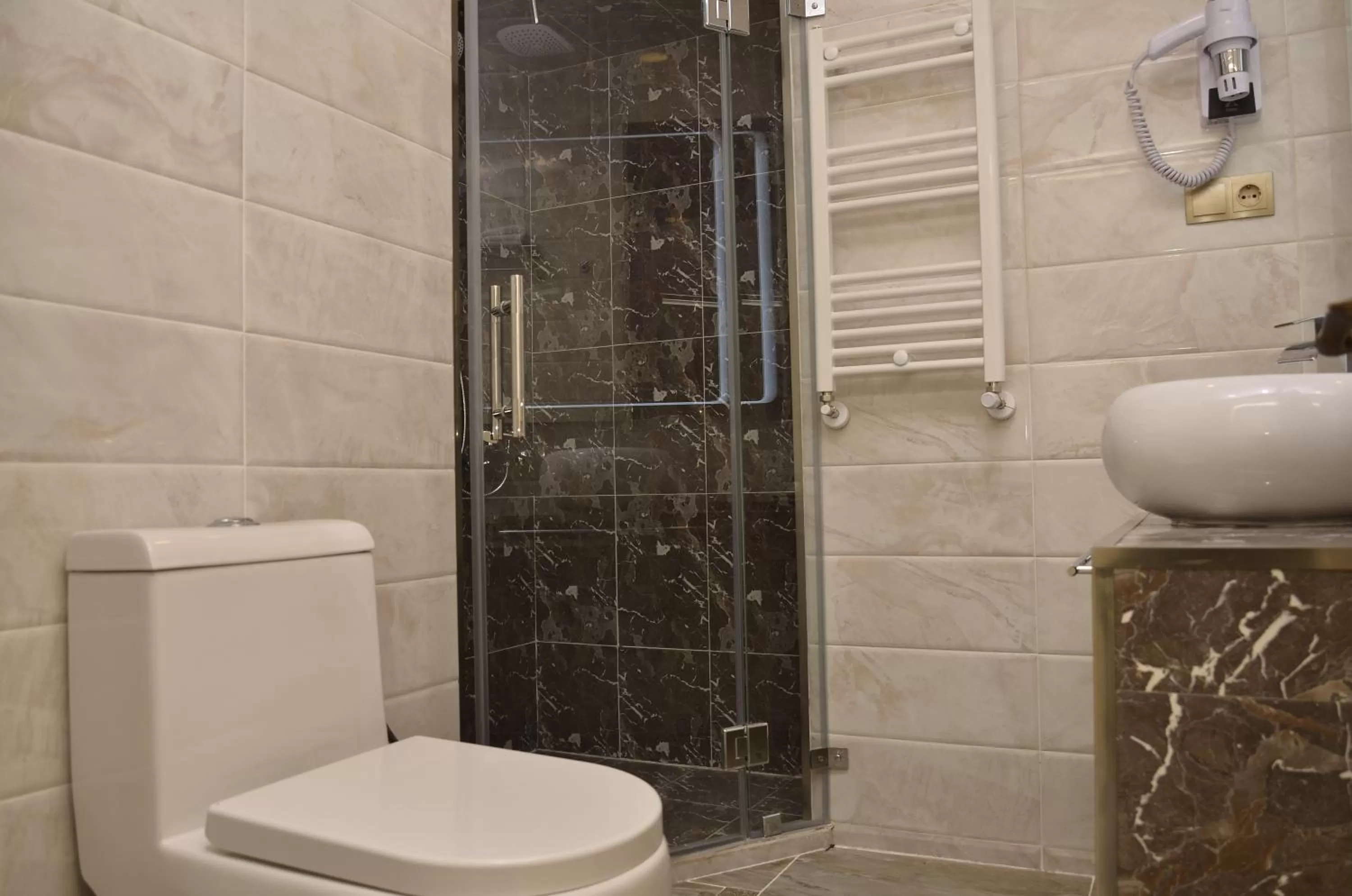 Shower in English Home Hotel Tbilisi