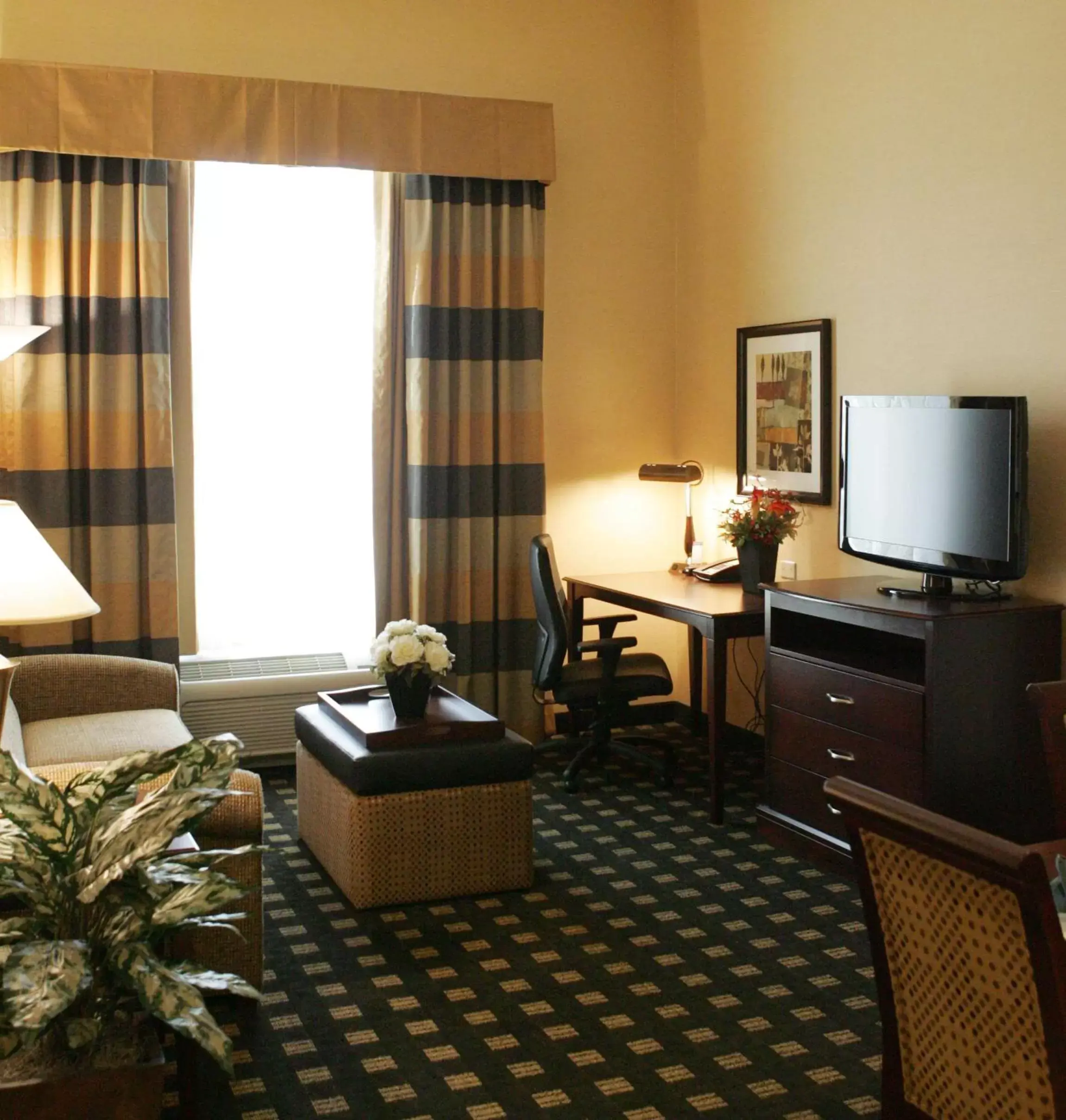 Living room, Seating Area in Homewood Suites by Hilton Toronto Airport Corporate Centre