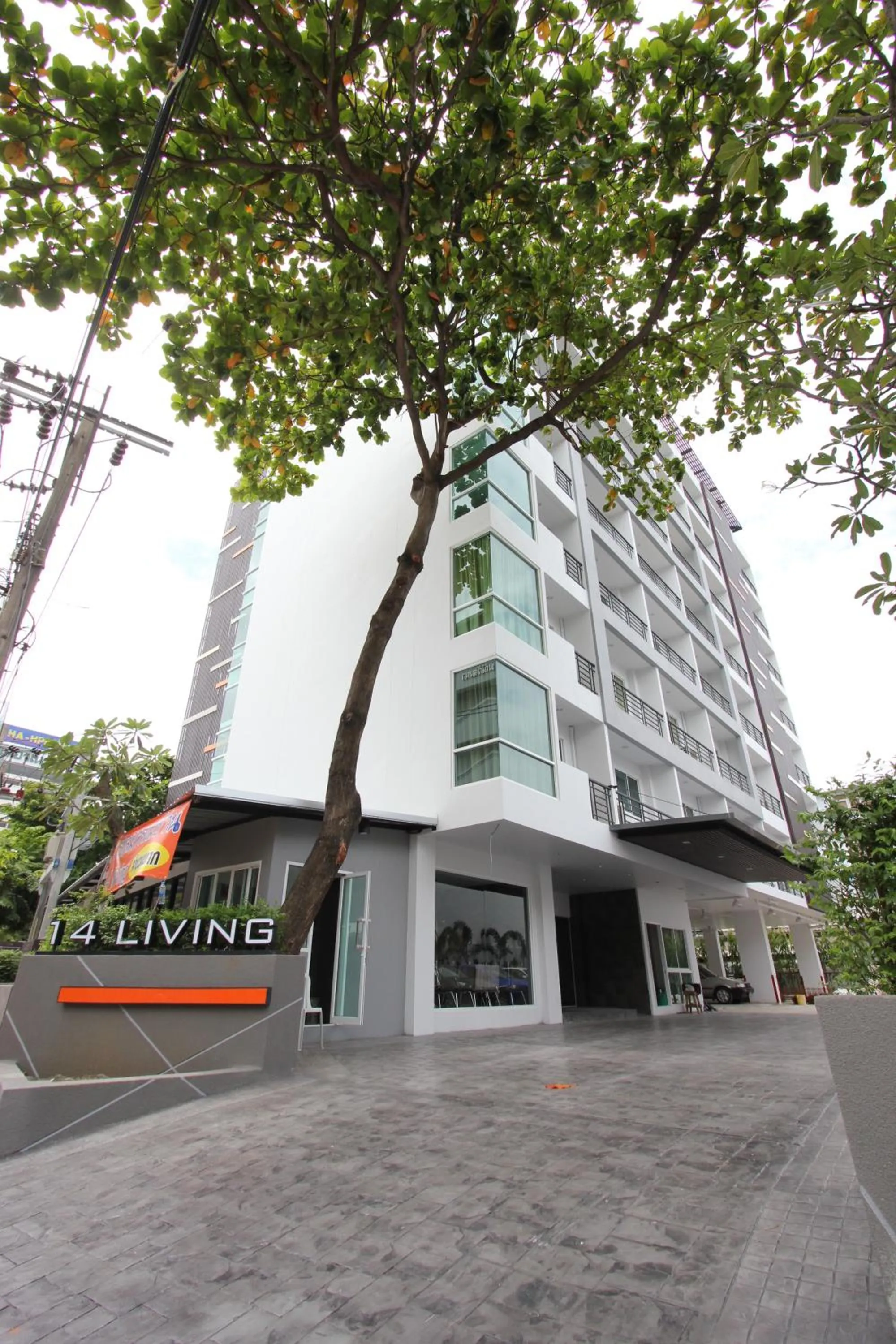 Facade/entrance, Property Building in 14 Living