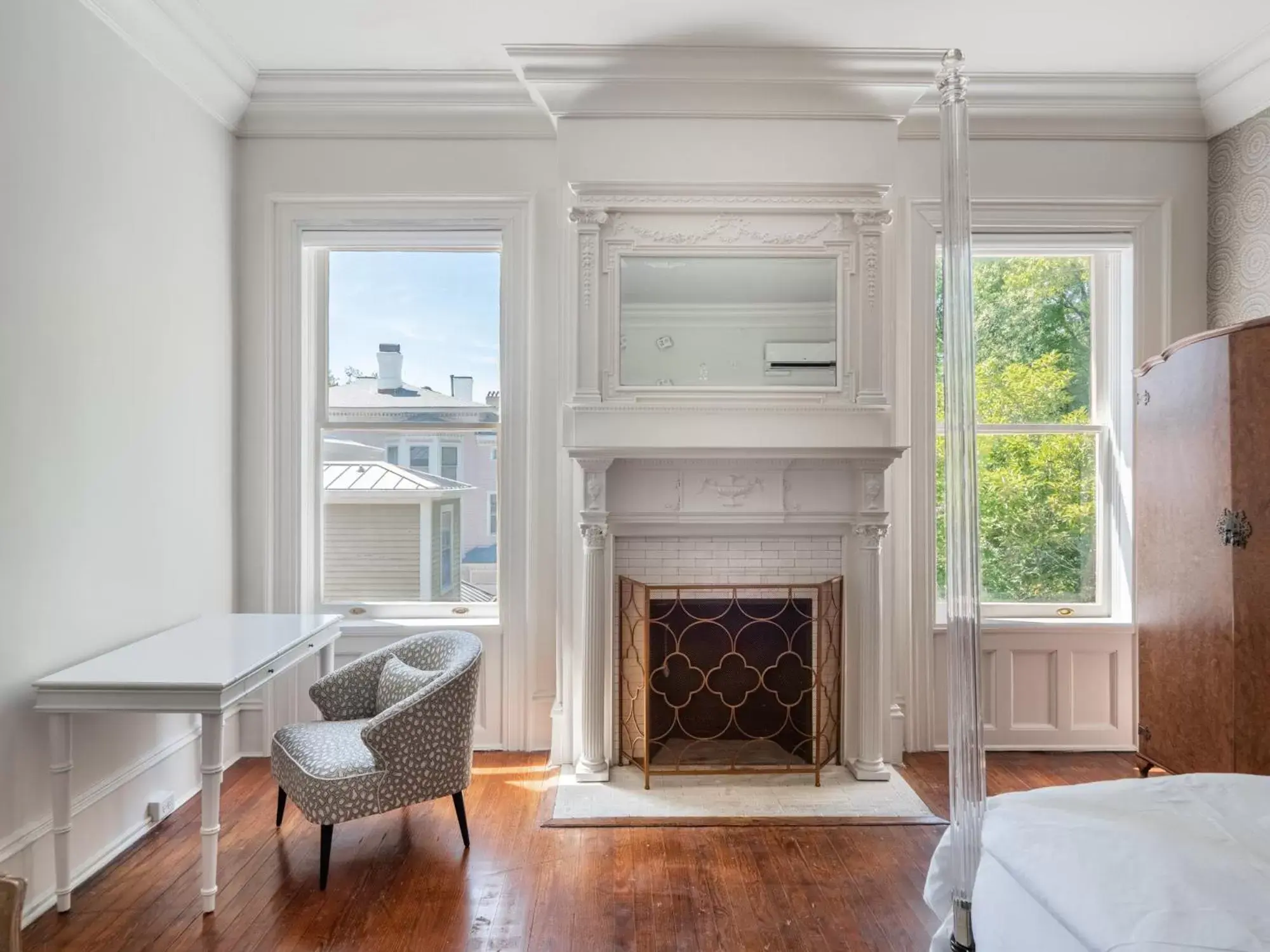 Deluxe King Room in Graystone Inn Deluxe King Room in Graystone Inn