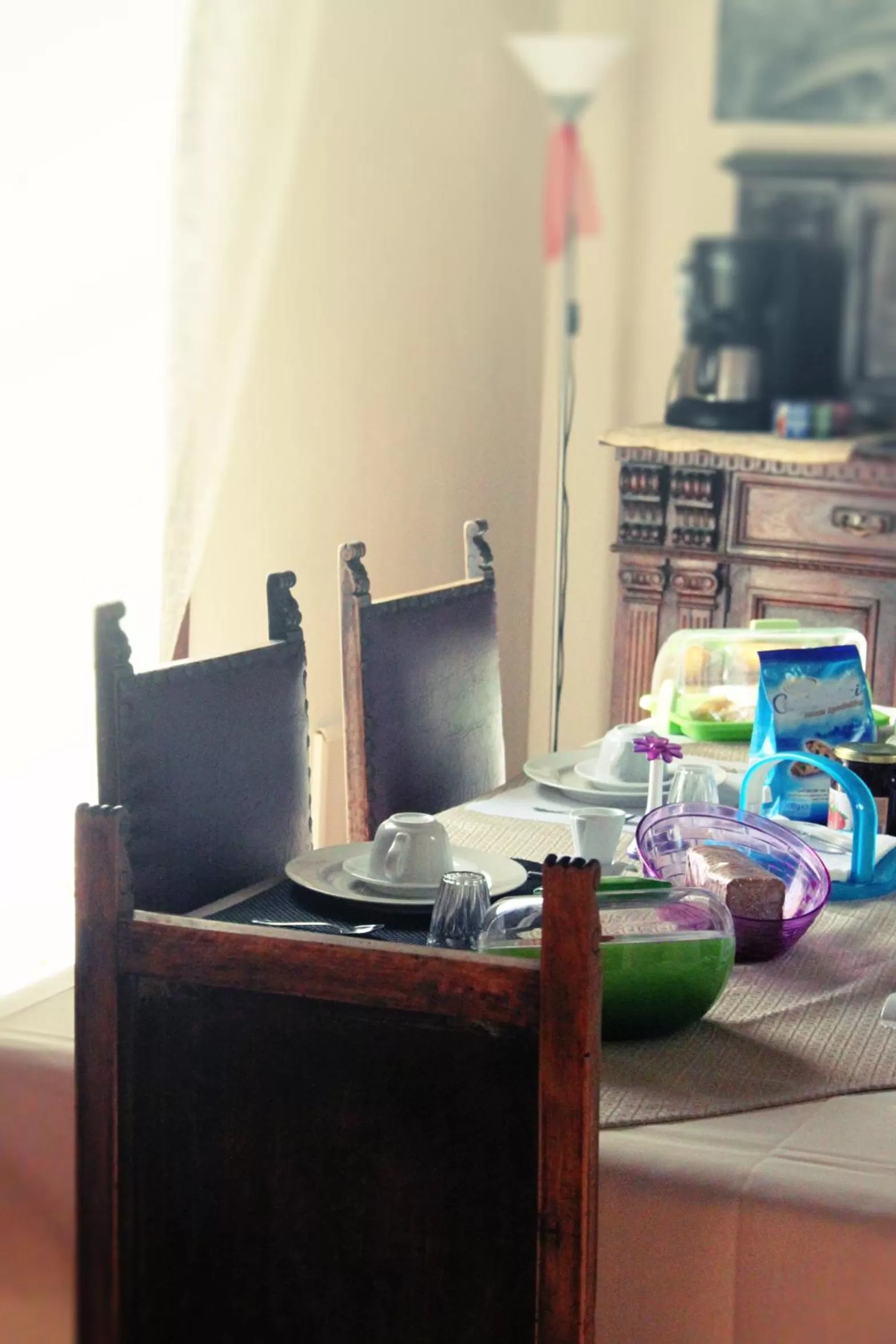 Communal lounge/ TV room in B&B Camelot