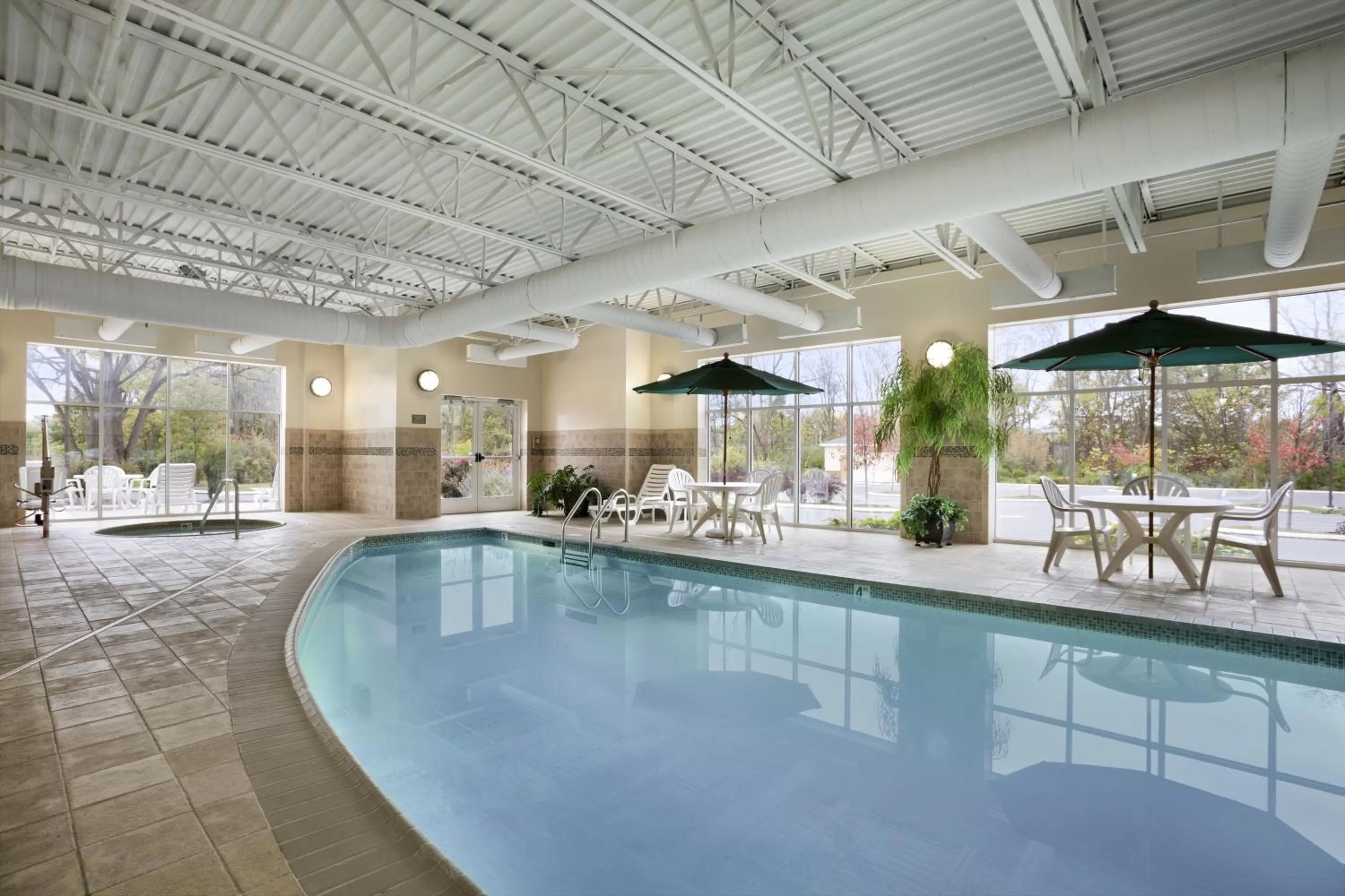 Swimming pool in Country Inn & Suites by Radisson, State College Penn State Area , PA
