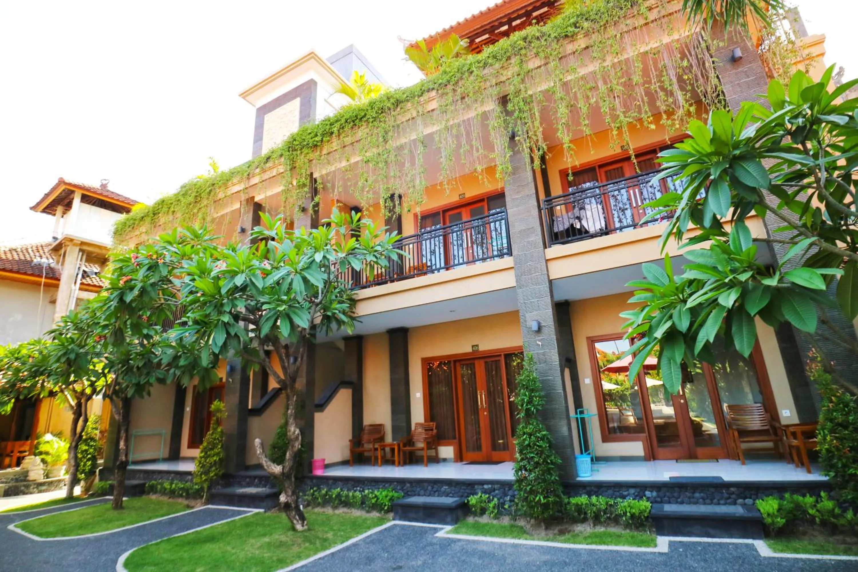 Property building in Gora Beach Inn