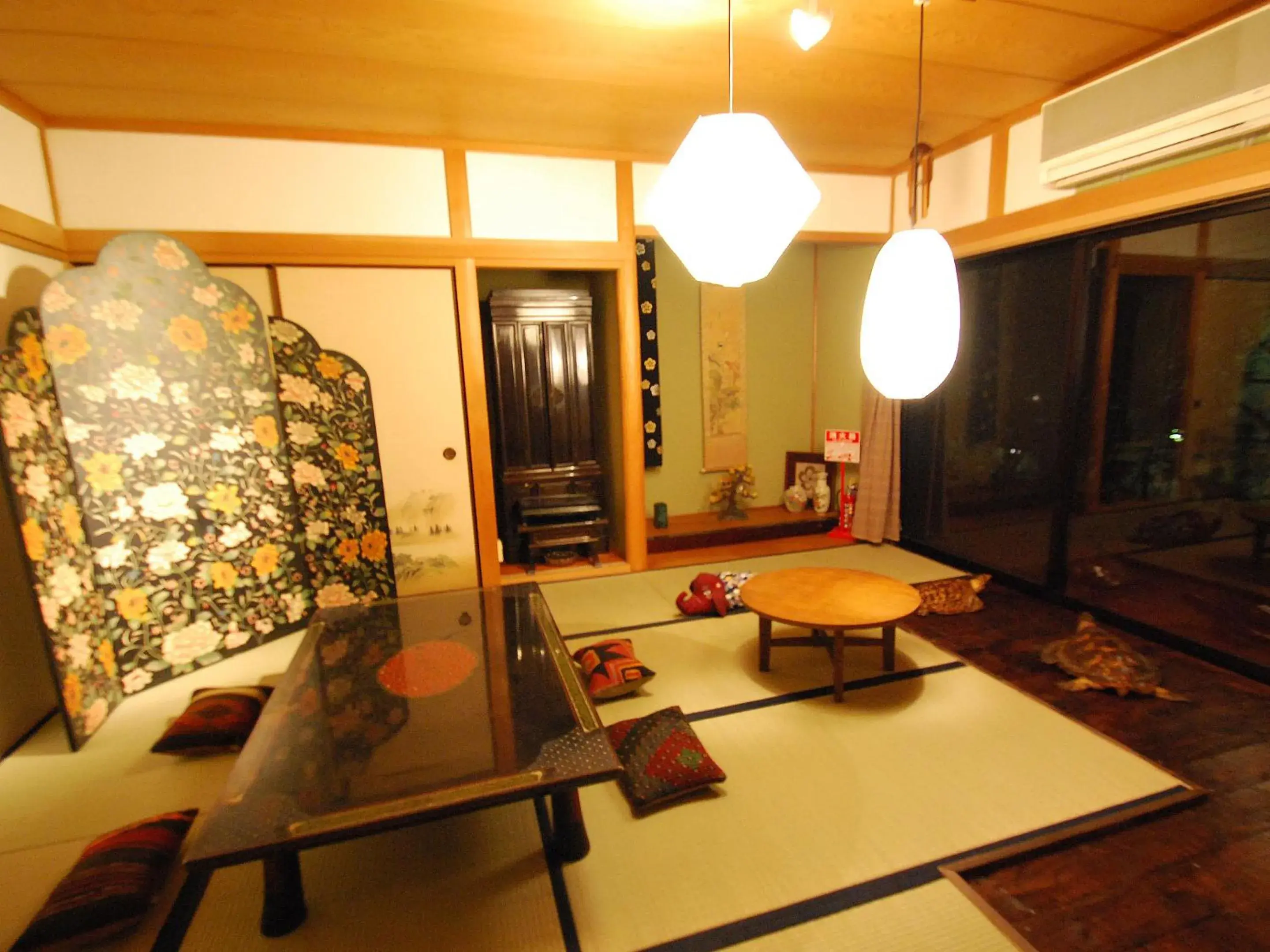 Communal lounge/ TV room, Seating Area in Hostel Yume Nomad