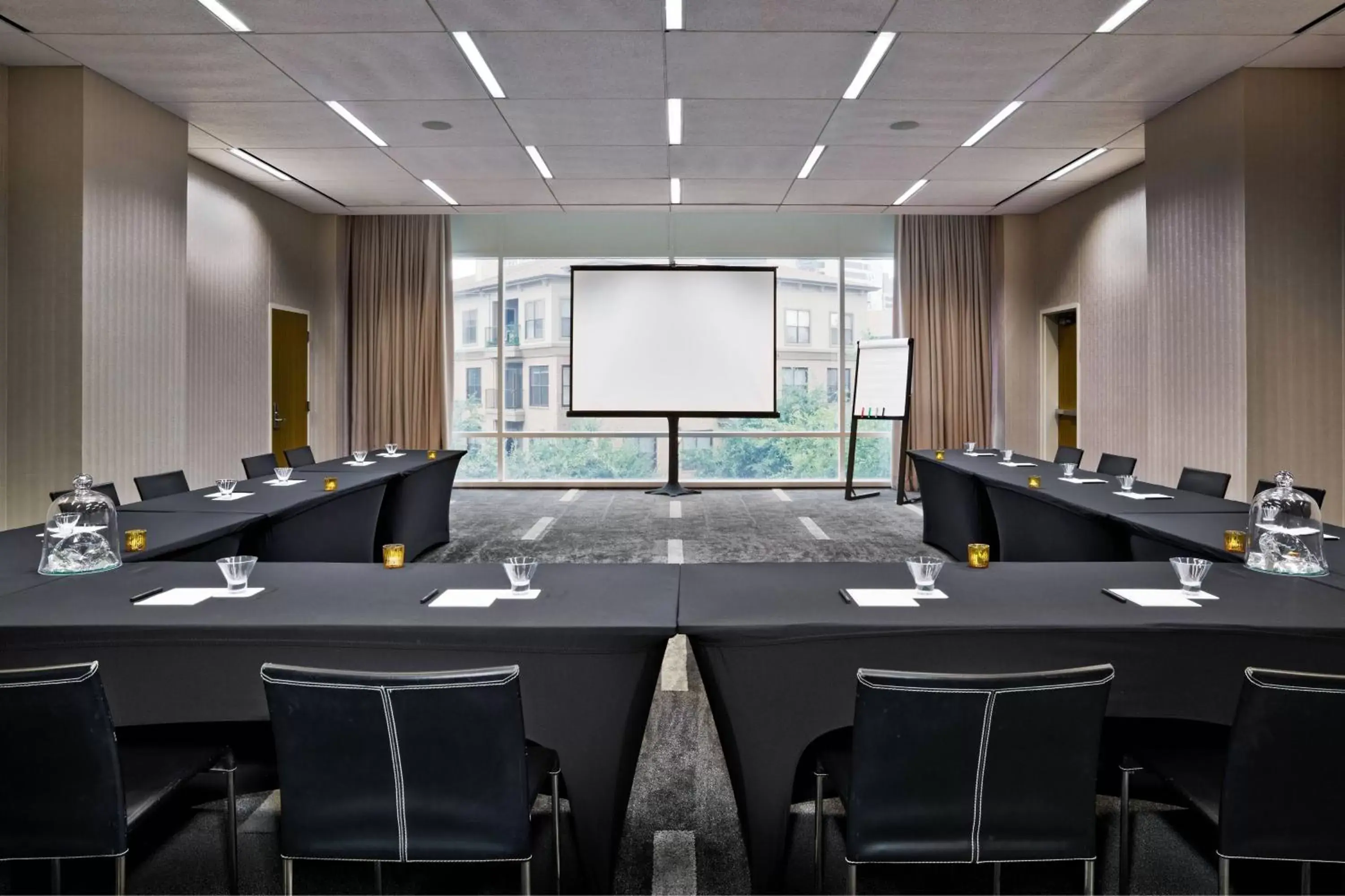 Meeting/conference room in W Dallas - Victory