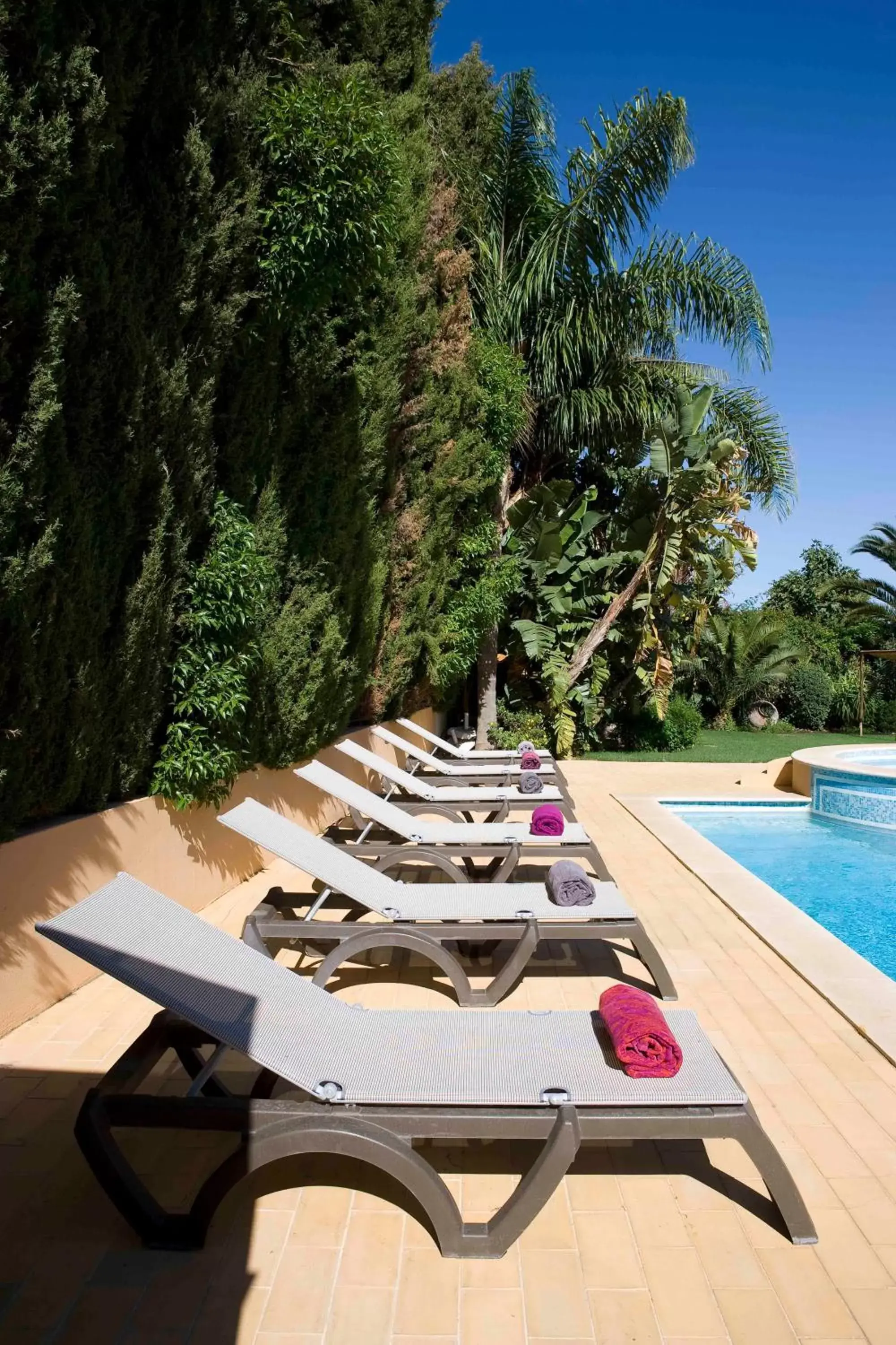 Swimming Pool in Hotel Parque das Laranjeiras