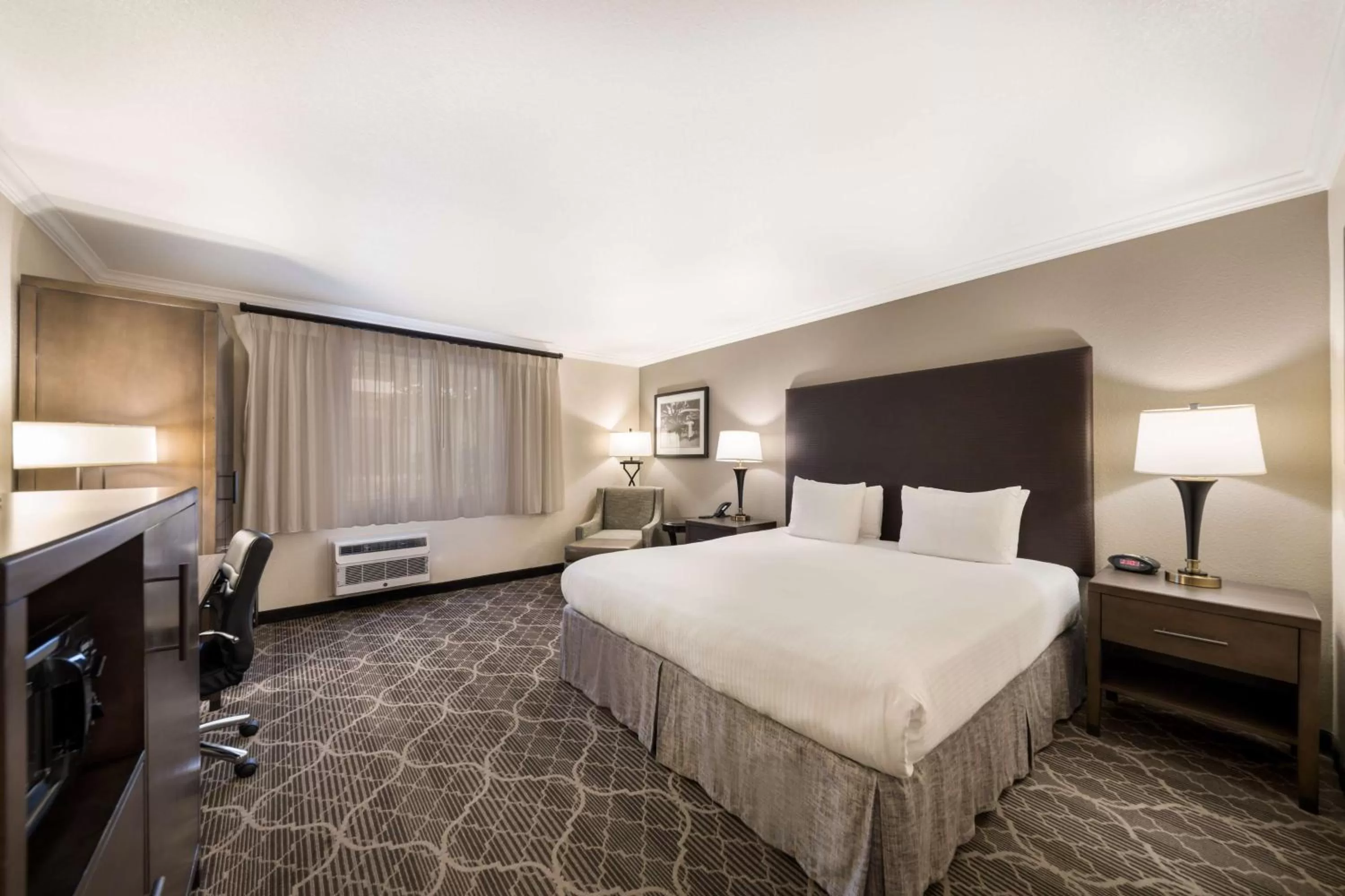 Bedroom, Bed in Best Western Danville Sycamore Inn