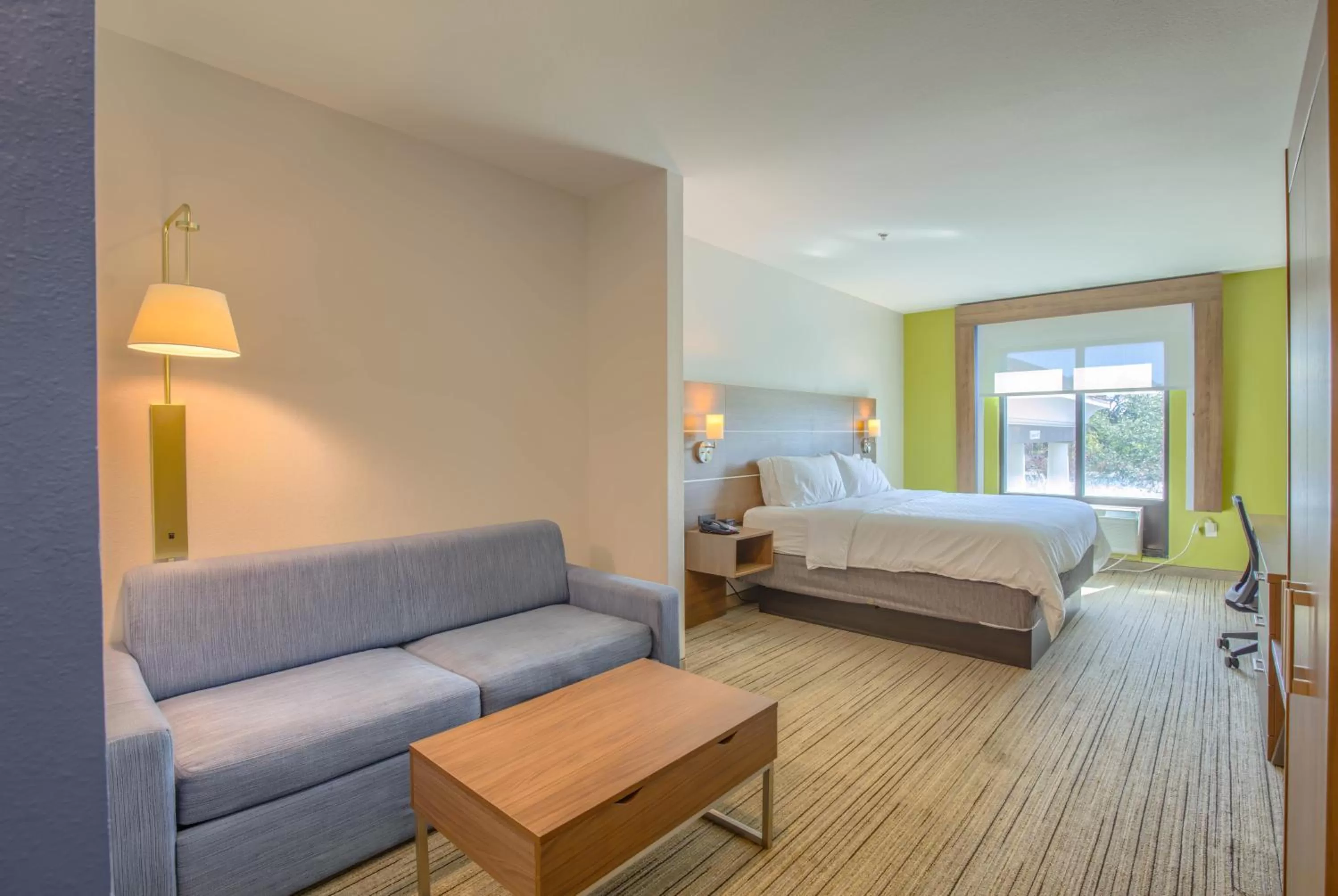 Bedroom, Bed in Holiday Inn Express Hotel & Suites Gulf Shores by IHG