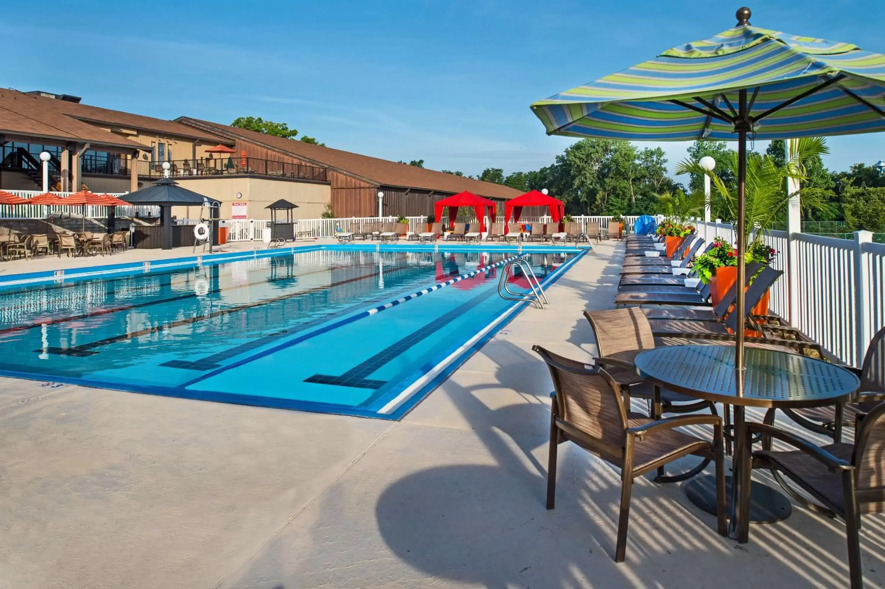 Pool view, Swimming Pool in DoubleTree by Hilton Hotel St. Louis - Chesterfield