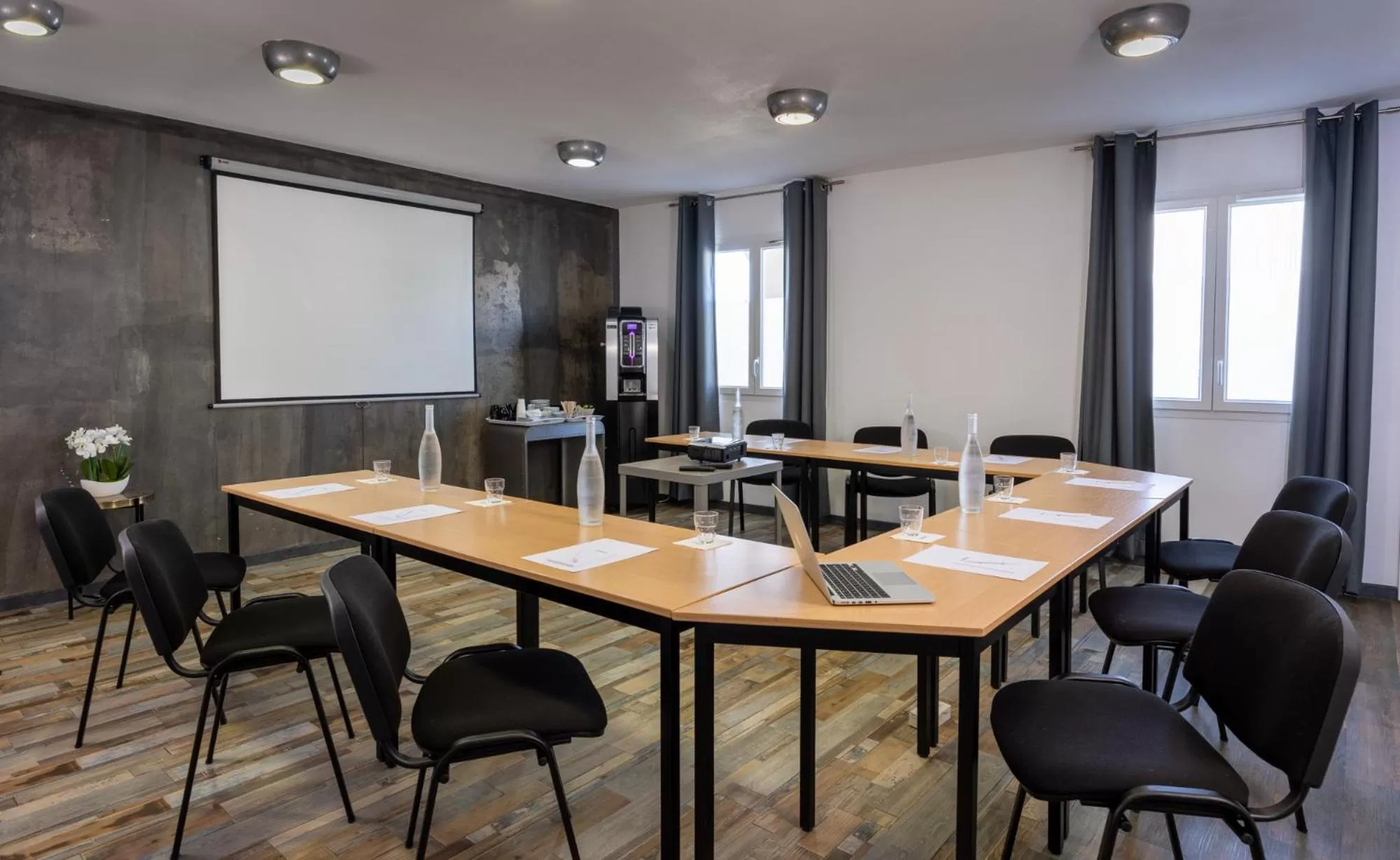 Business facilities in The Originals City, Hôtel Les Dômes, Perpignan Sud Saleilles