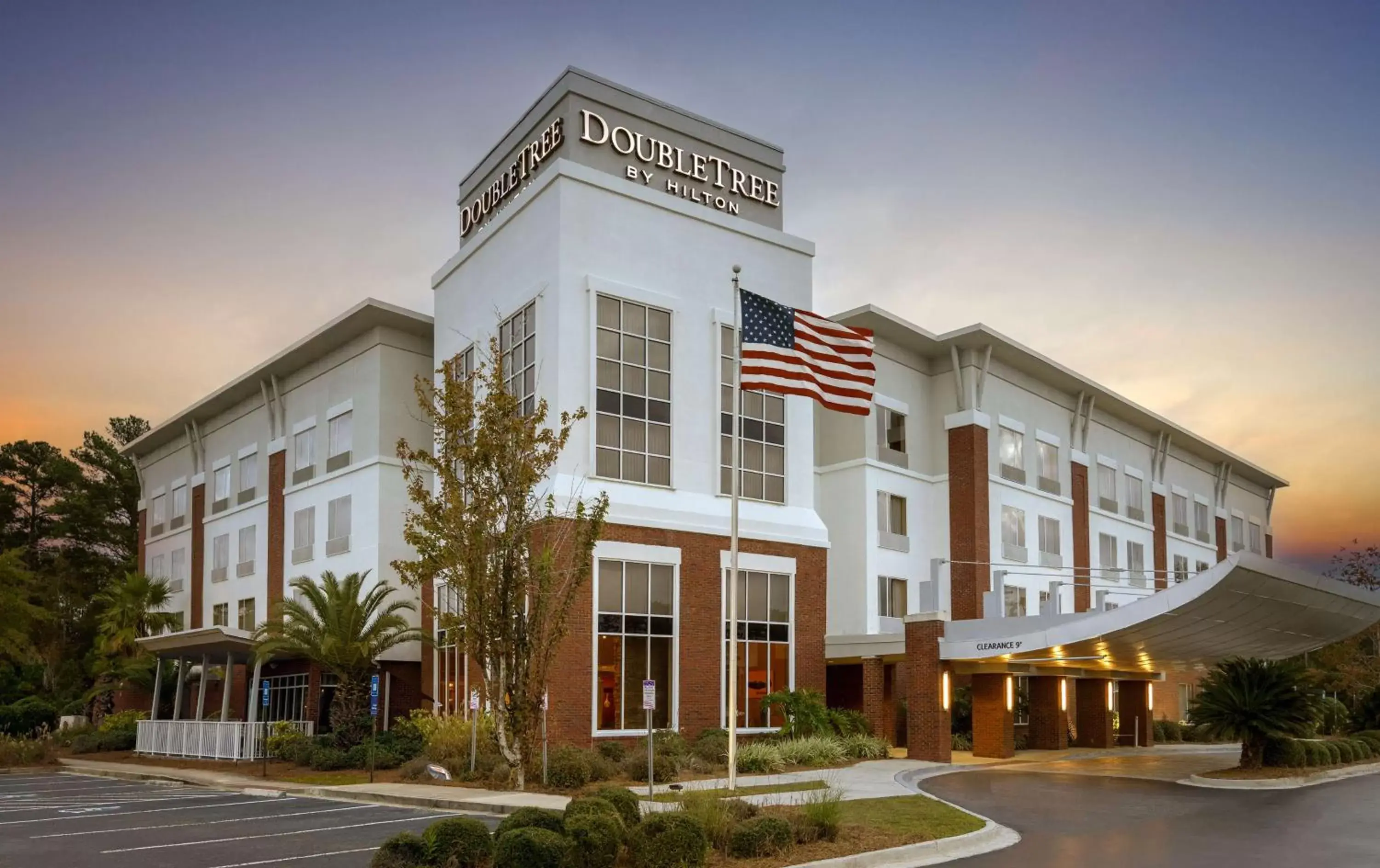Property Building in DoubleTree by Hilton Hotel Savannah Airport