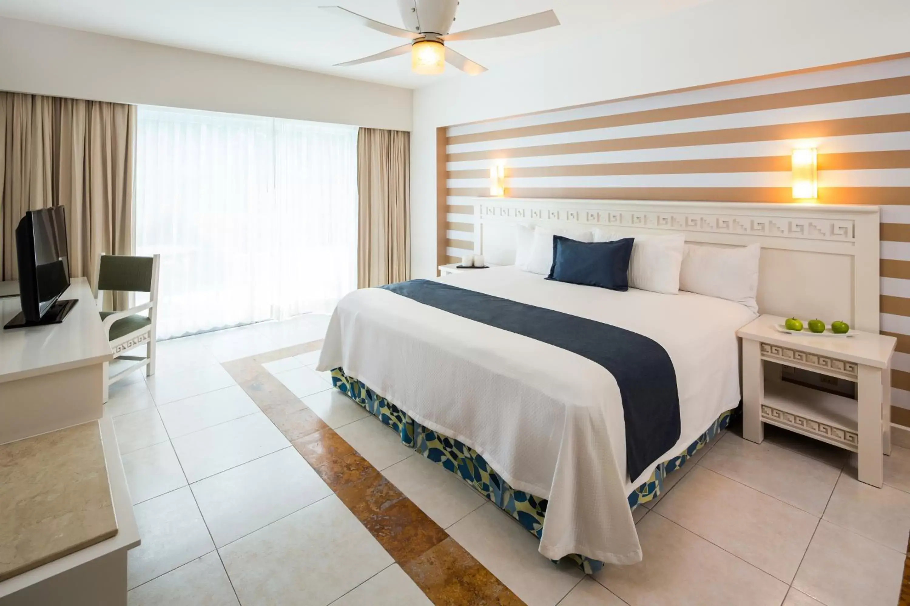 Bedroom, Bed in BlueBay Grand Esmeralda-All Inclusive