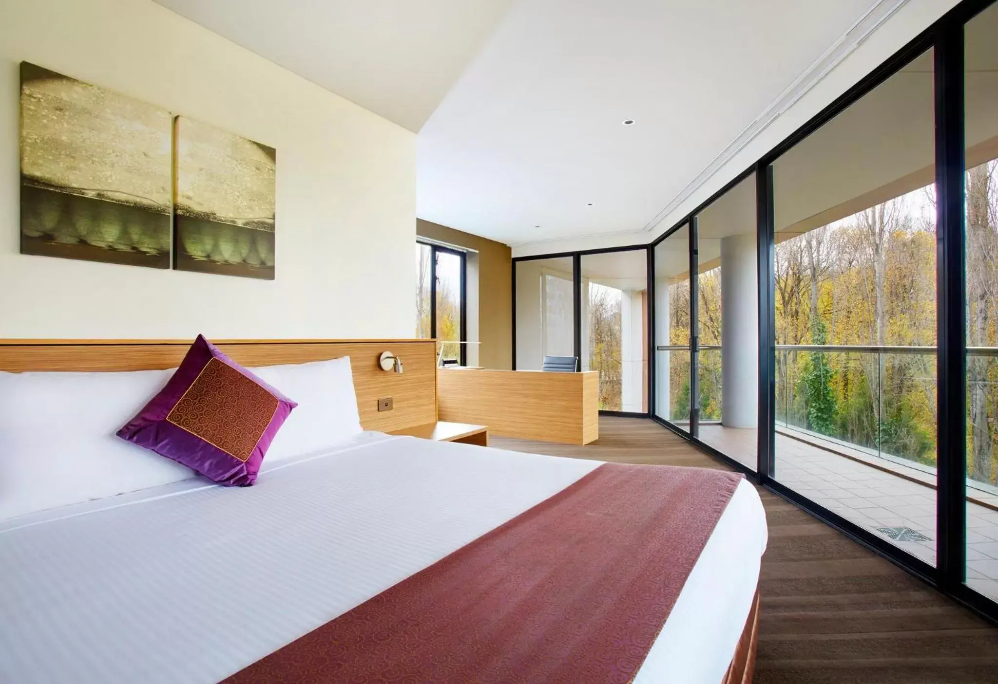 Photo of the whole room, Bed in Crowne Plaza Canberra, an IHG Hotel