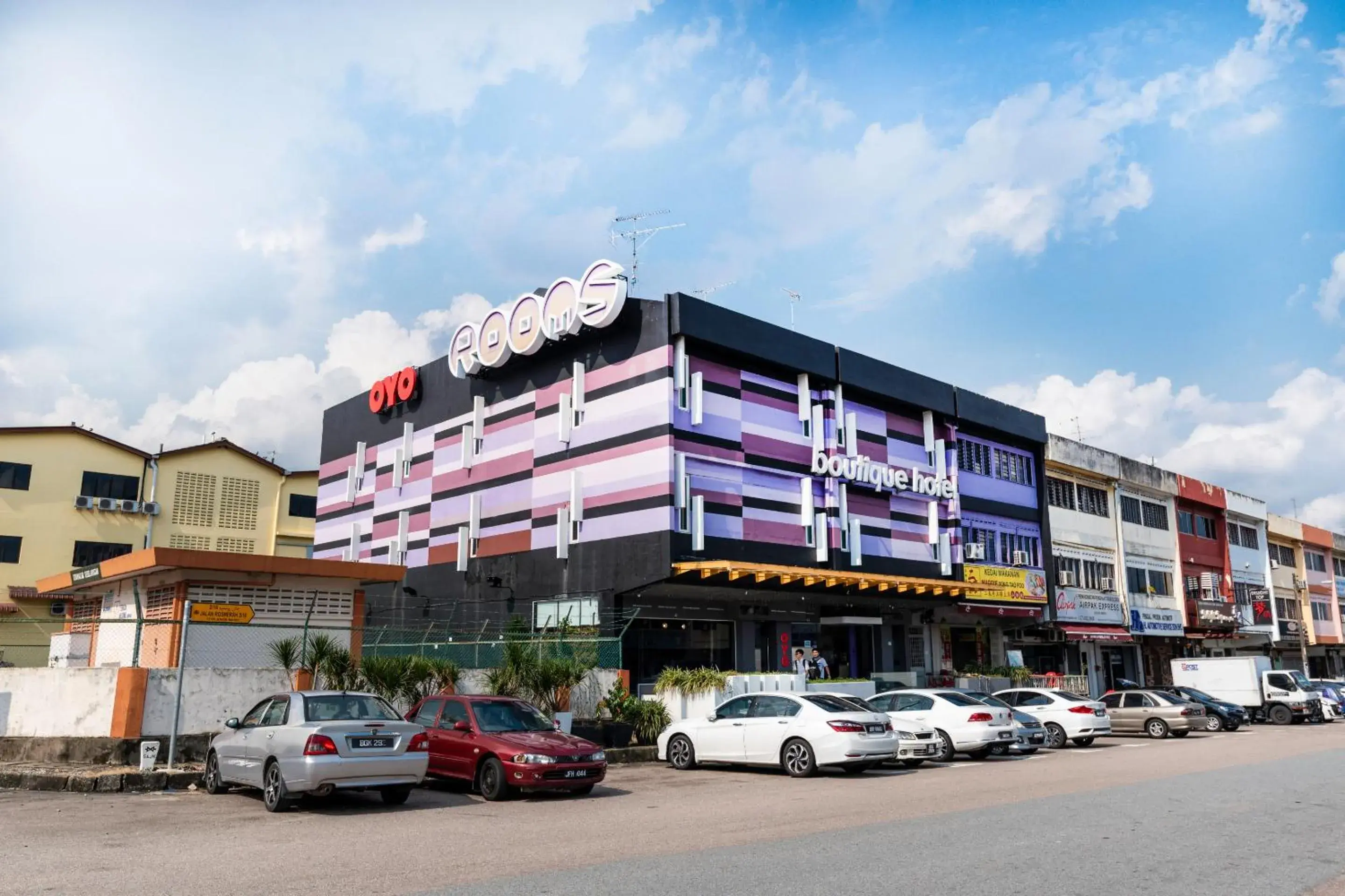 Facade/entrance, Property Building in OYO 902 Rooms Boutique Hotel