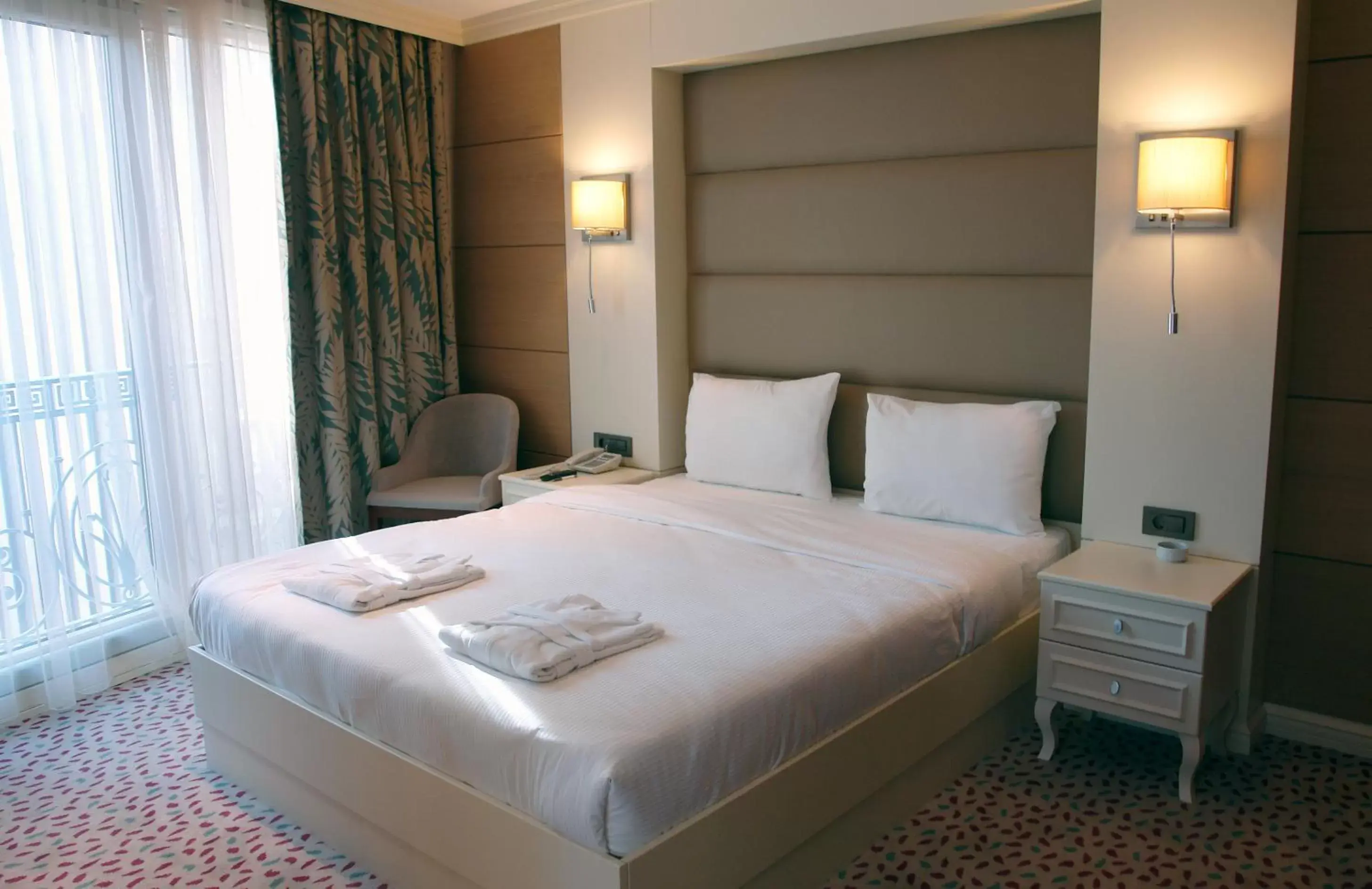 Bedroom, Bed in Hotel Le Mirage