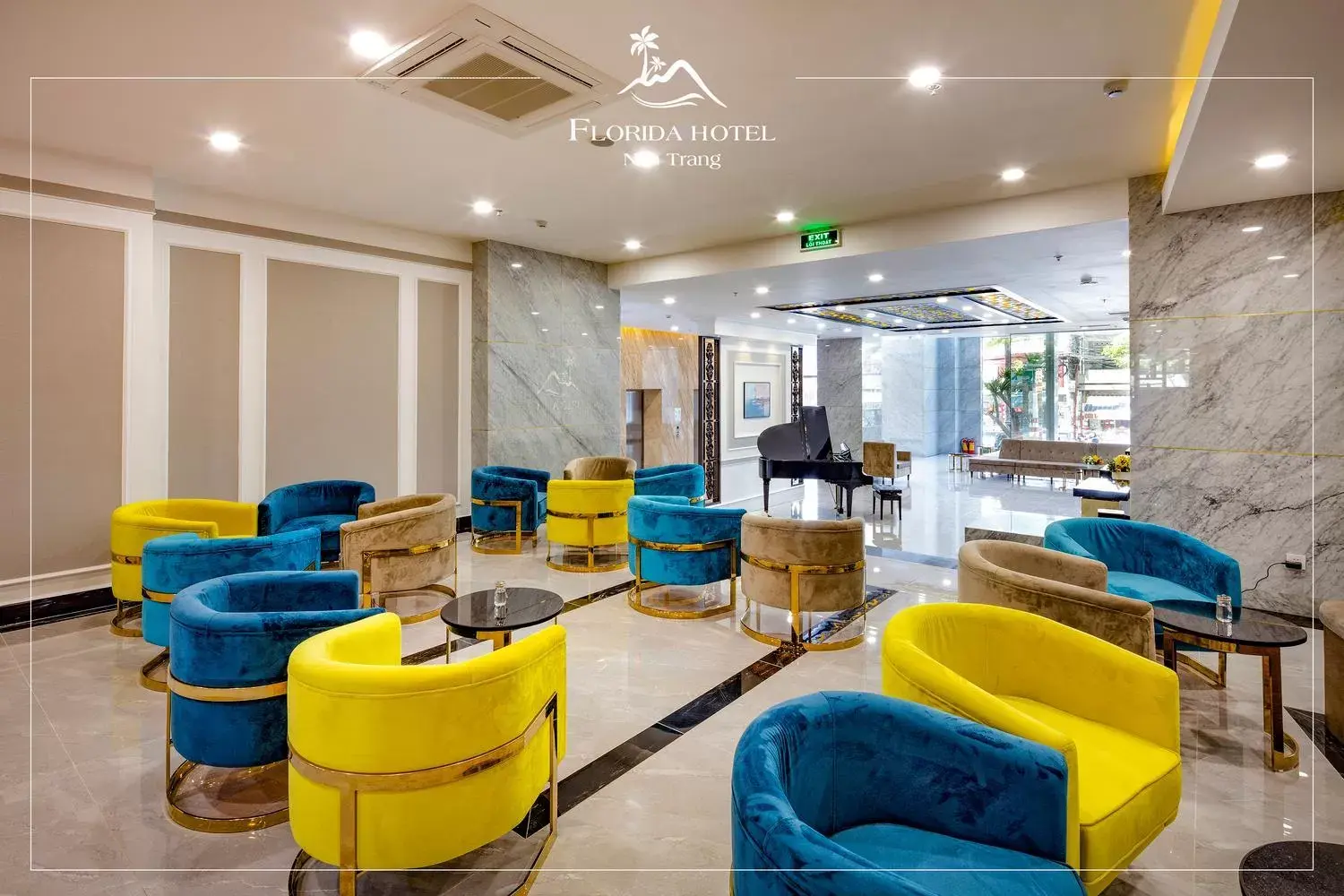 Communal lounge/ TV room, Lounge/Bar in Florida Nha Trang Hotel