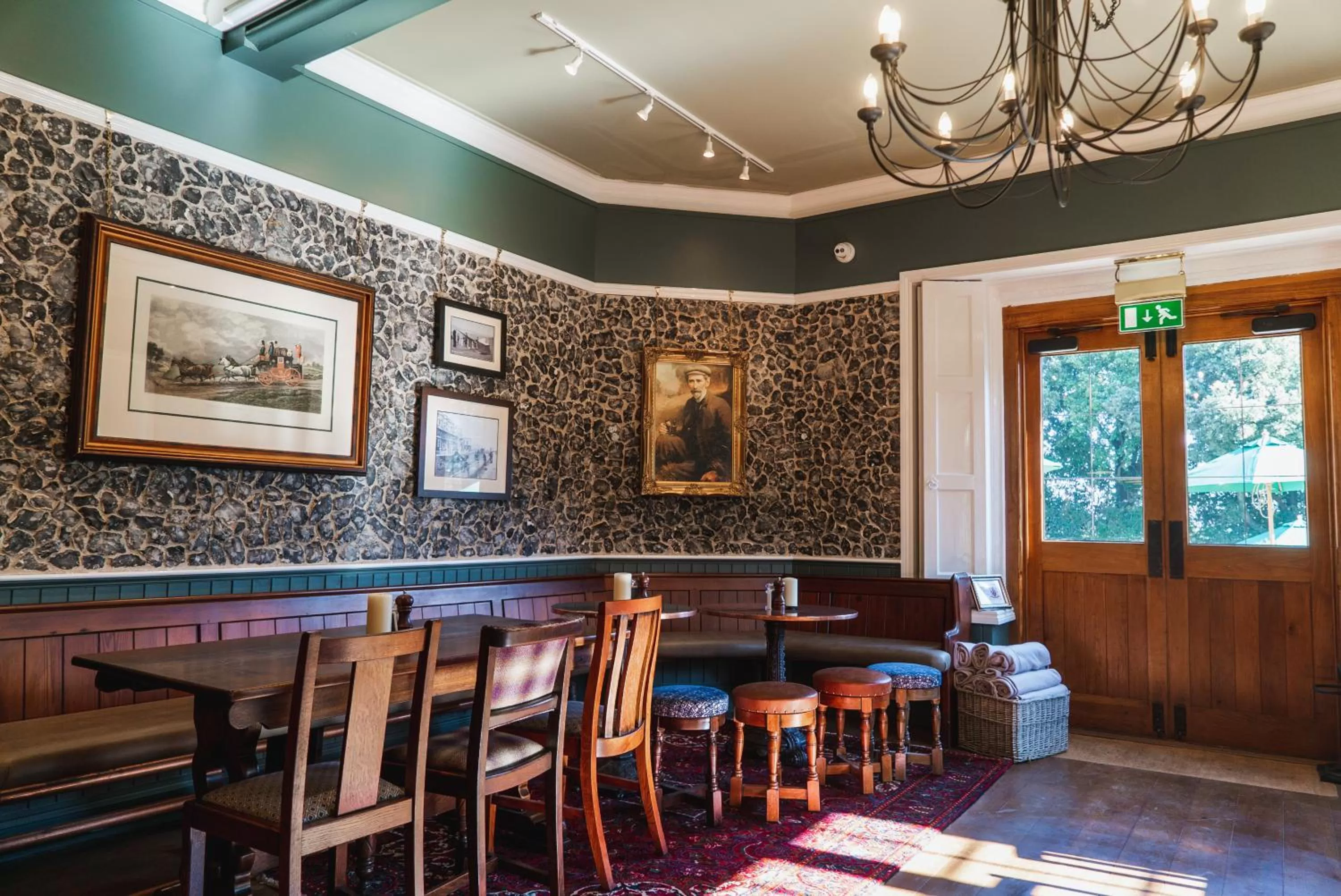 Lounge or bar, Lounge/Bar in The Highdown – Brunning and Price