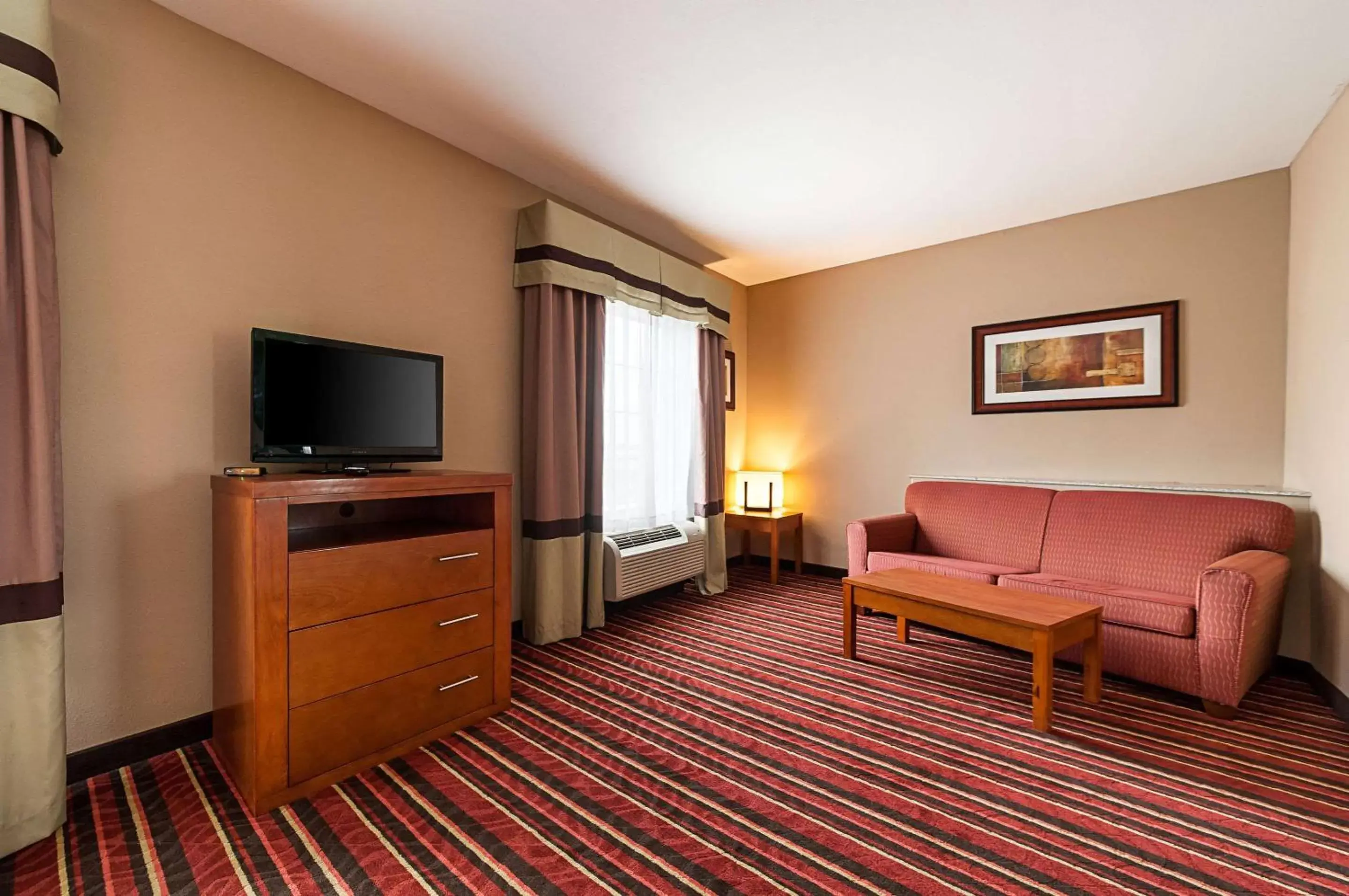 Photo of the whole room, Seating Area in Comfort Suites Sulphur - Lake Charles